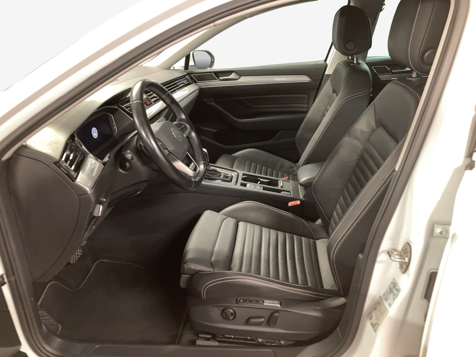 VW Passat 2.0 TDI BMT Business 4Motion DSG-image-7