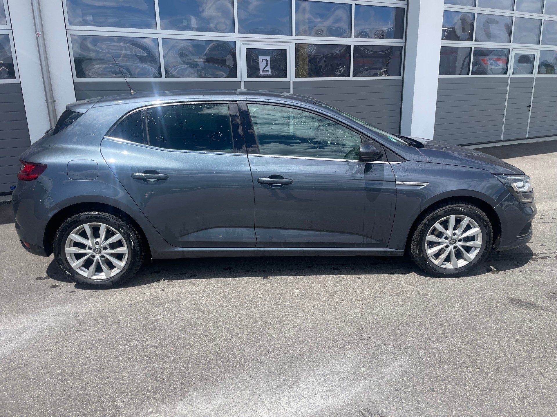 RENAULT Mégane 1.2 16V Turbo Zen EDC-image-3