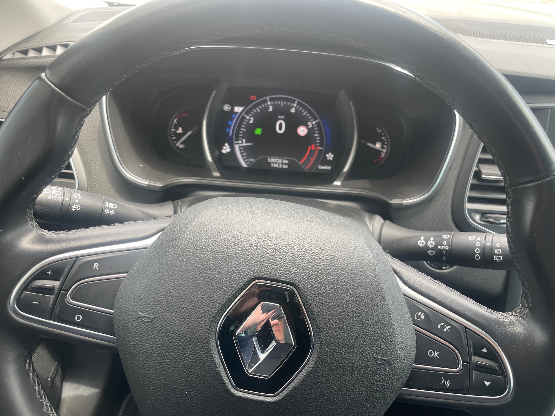 RENAULT Mégane 1.2 16V Turbo Zen EDC-image-8