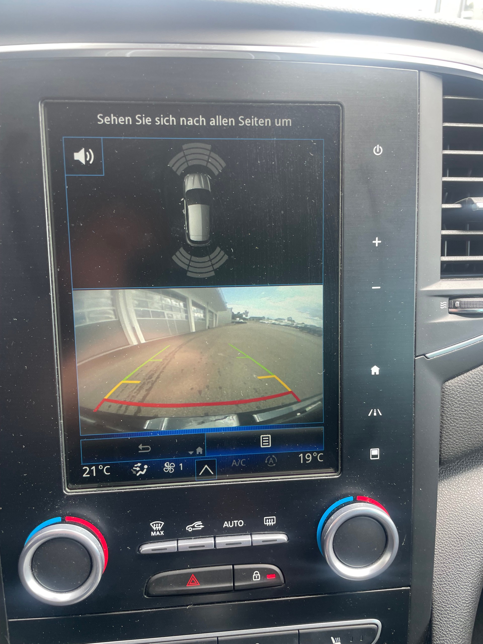 RENAULT Mégane 1.2 16V Turbo Zen EDC-image-10