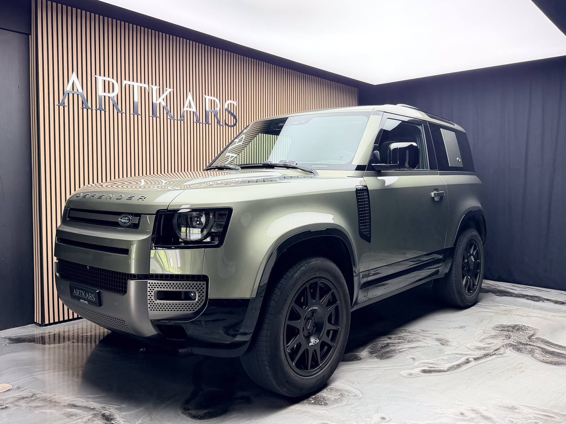 LAND ROVER Defender 90 P400 I6 X-Dynamic S 3.0 AT8-image-0