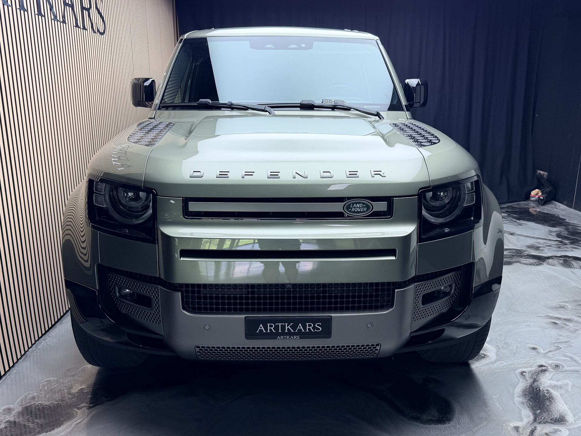 LAND ROVER Defender 90 P400 I6 X-Dynamic S 3.0 AT8-image-2