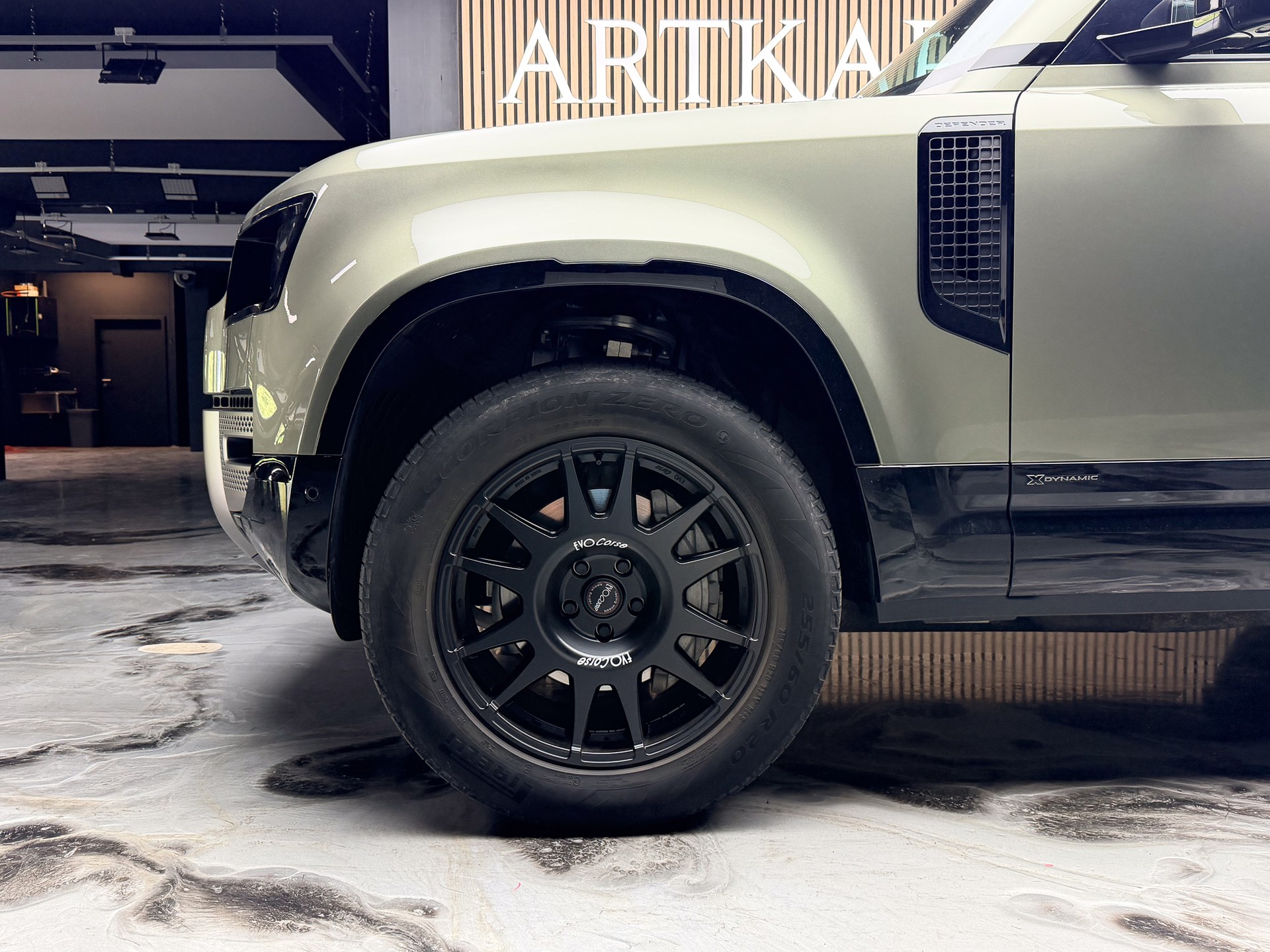 LAND ROVER Defender 90 P400 I6 X-Dynamic S 3.0 AT8-image-1