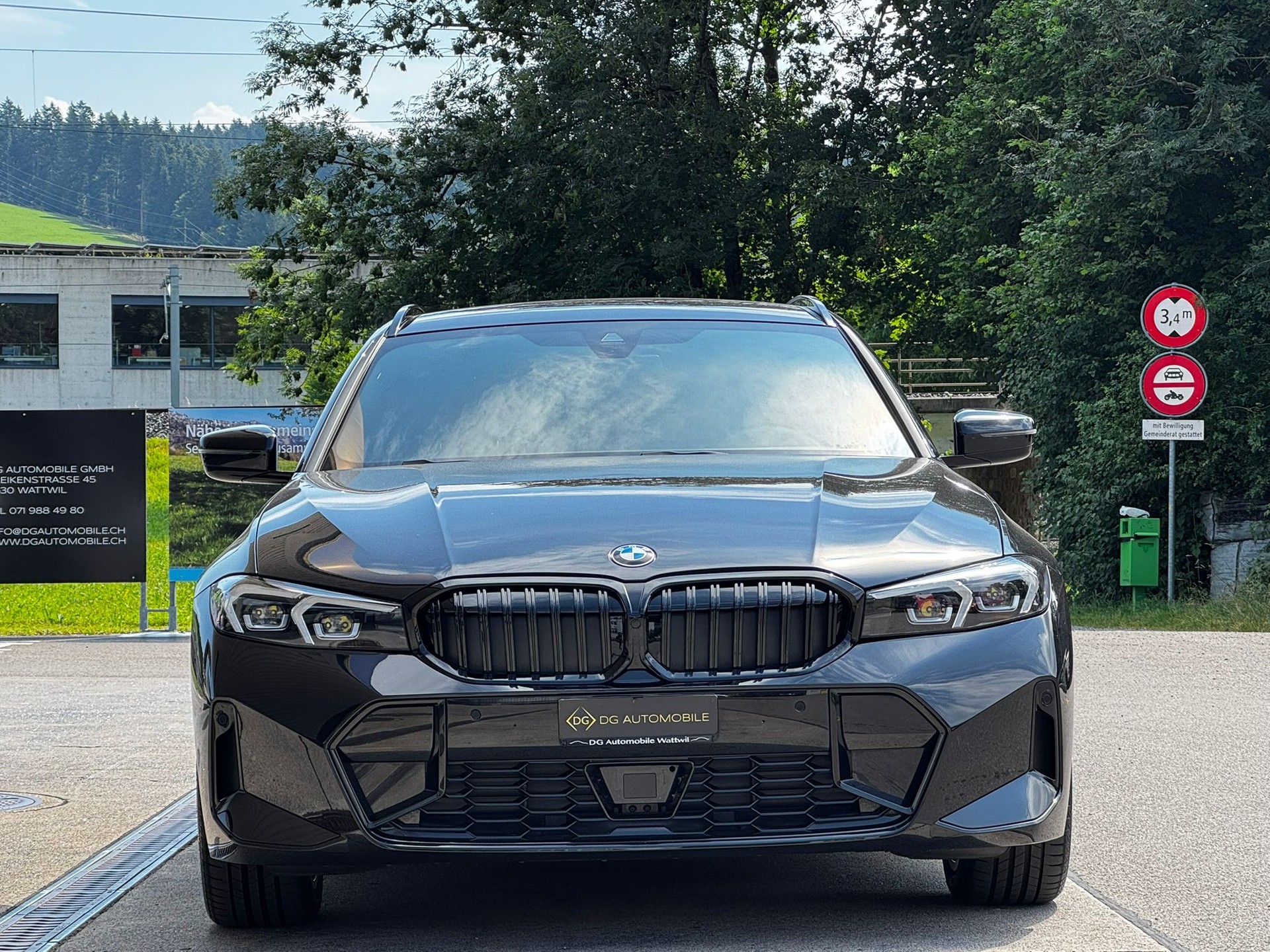 BMW 330i Touring xDrive Steptronic M Sport *Shadow-Line**Live Cockpit**245PS**Modell 2025*-image-1