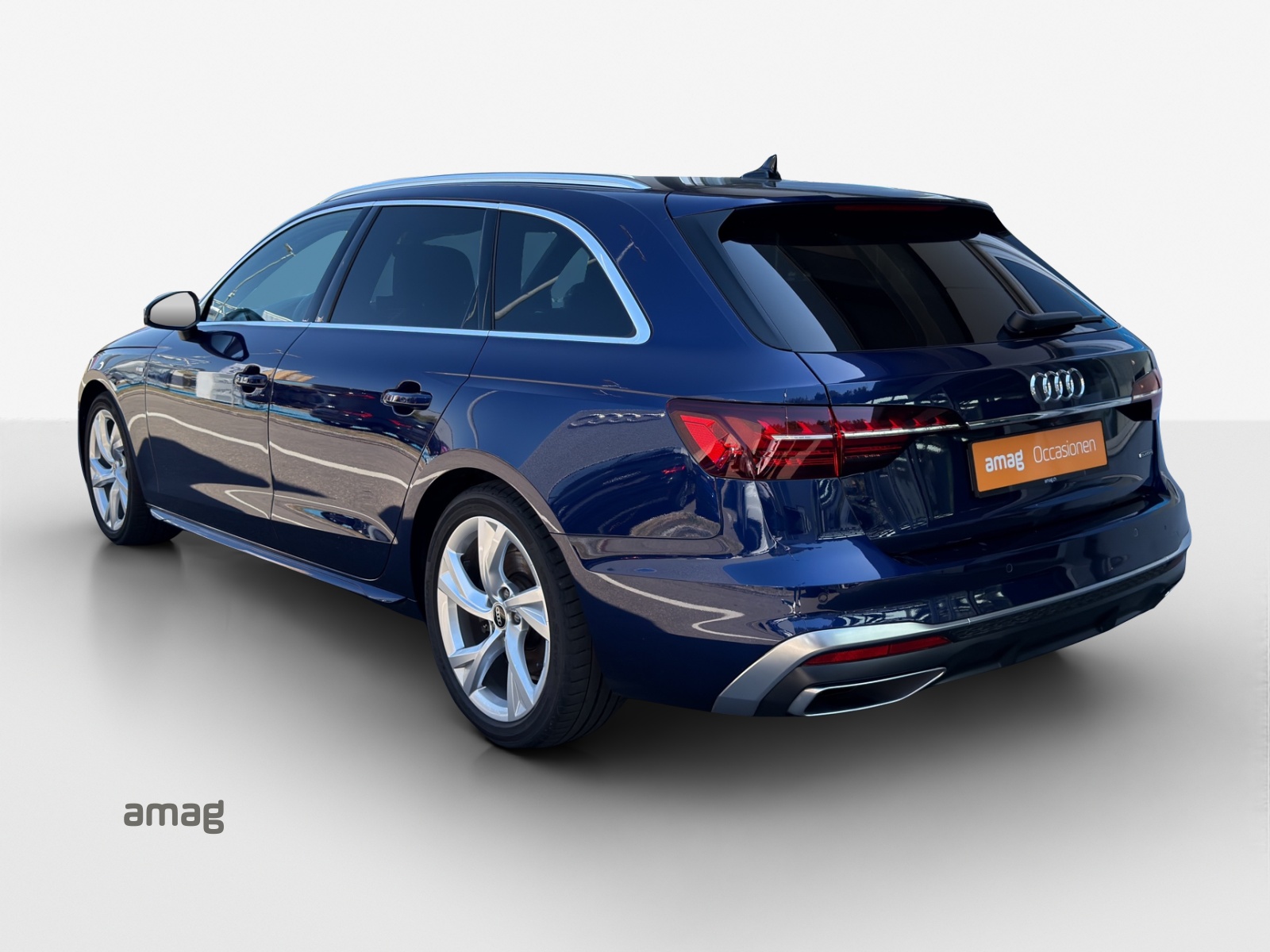 AUDI A4 Avant 40 TFSI S line S-tronic quattro-image-2