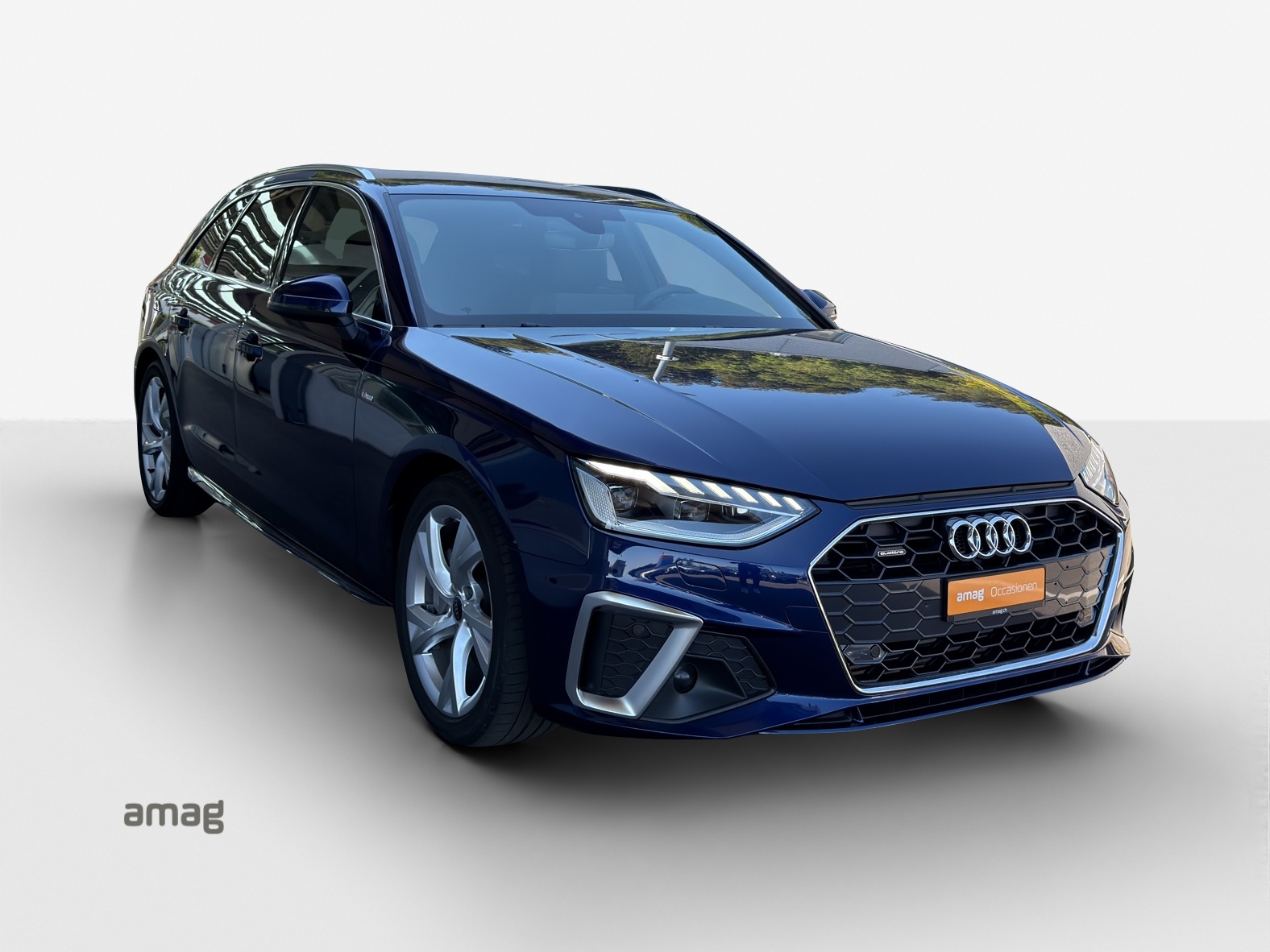 AUDI A4 Avant 40 TFSI S line S-tronic quattro-image-5