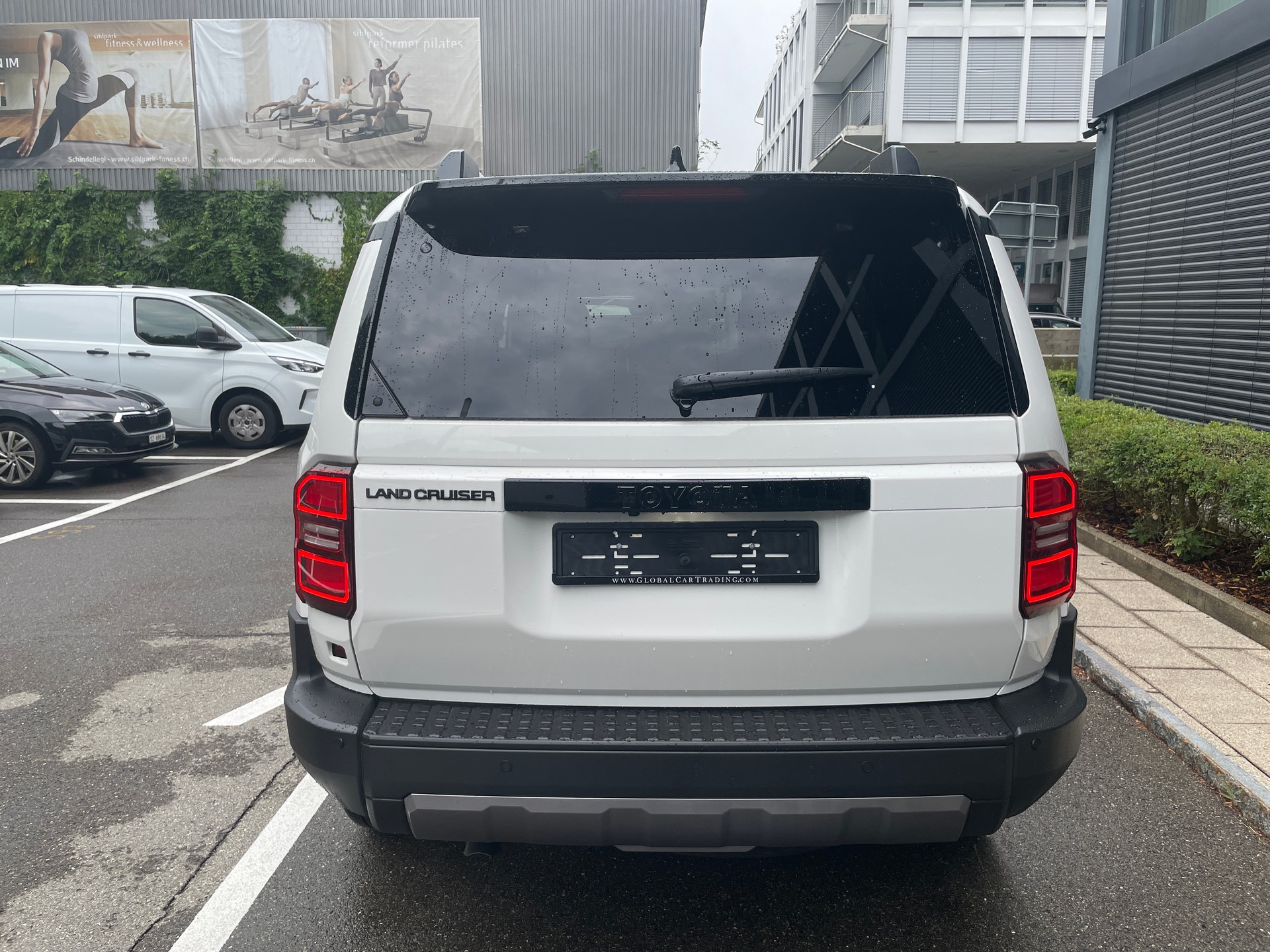 TOYOTA Land Cruiser 2.8D MHEV Style-showroom-element-3