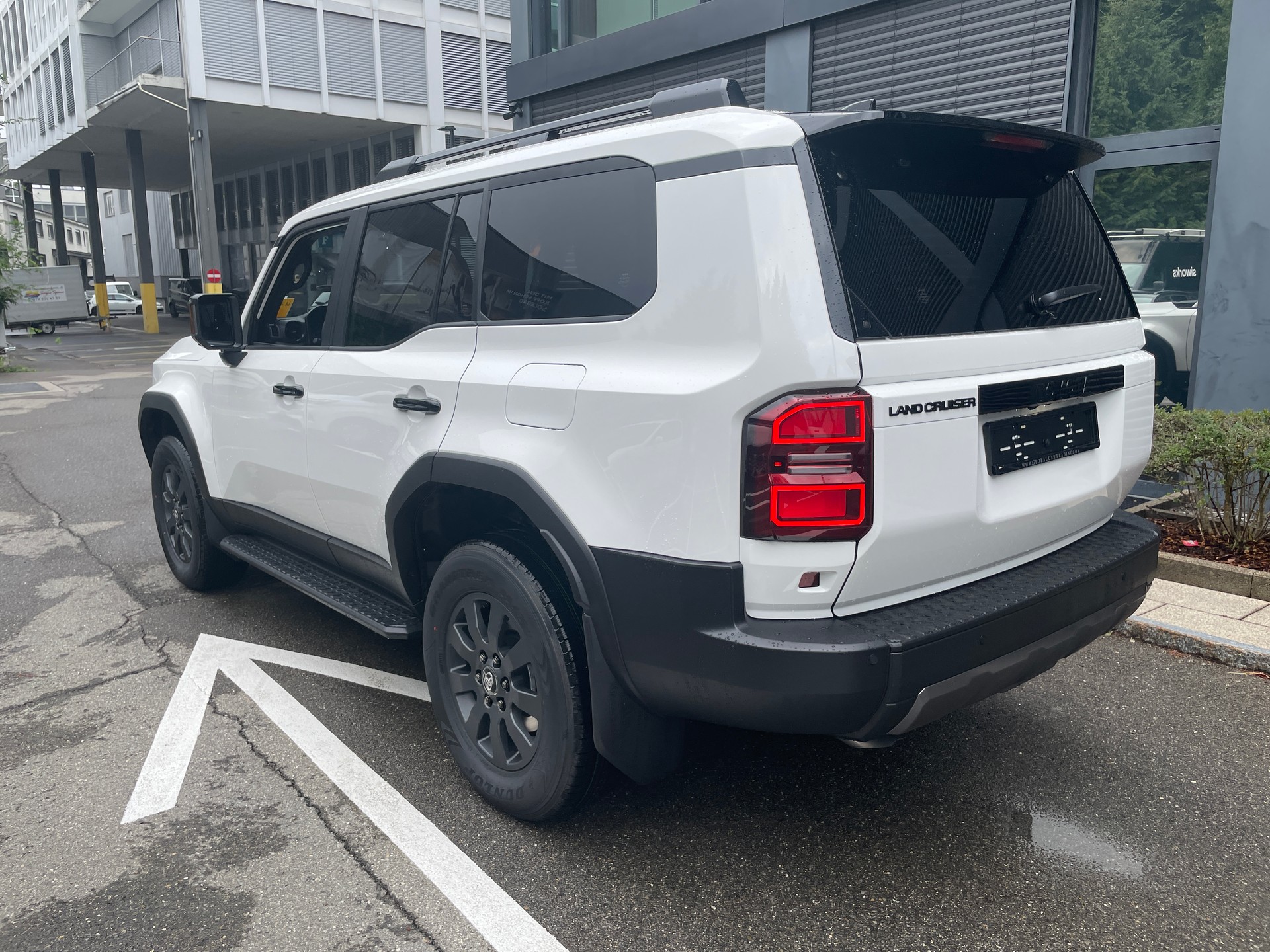 TOYOTA Land Cruiser 2.8D MHEV Style-showroom-element-2