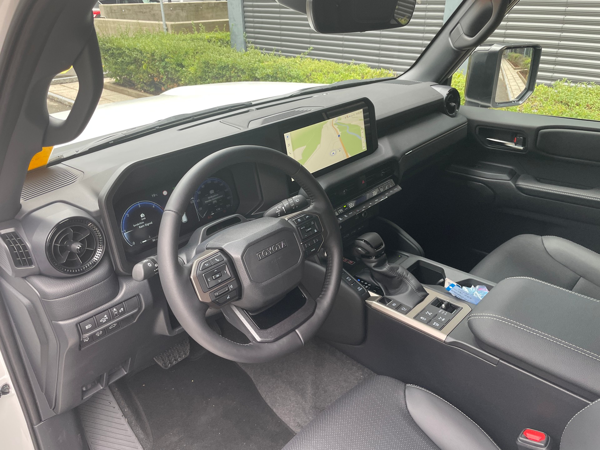 TOYOTA Land Cruiser 2.8D MHEV Style-image-11