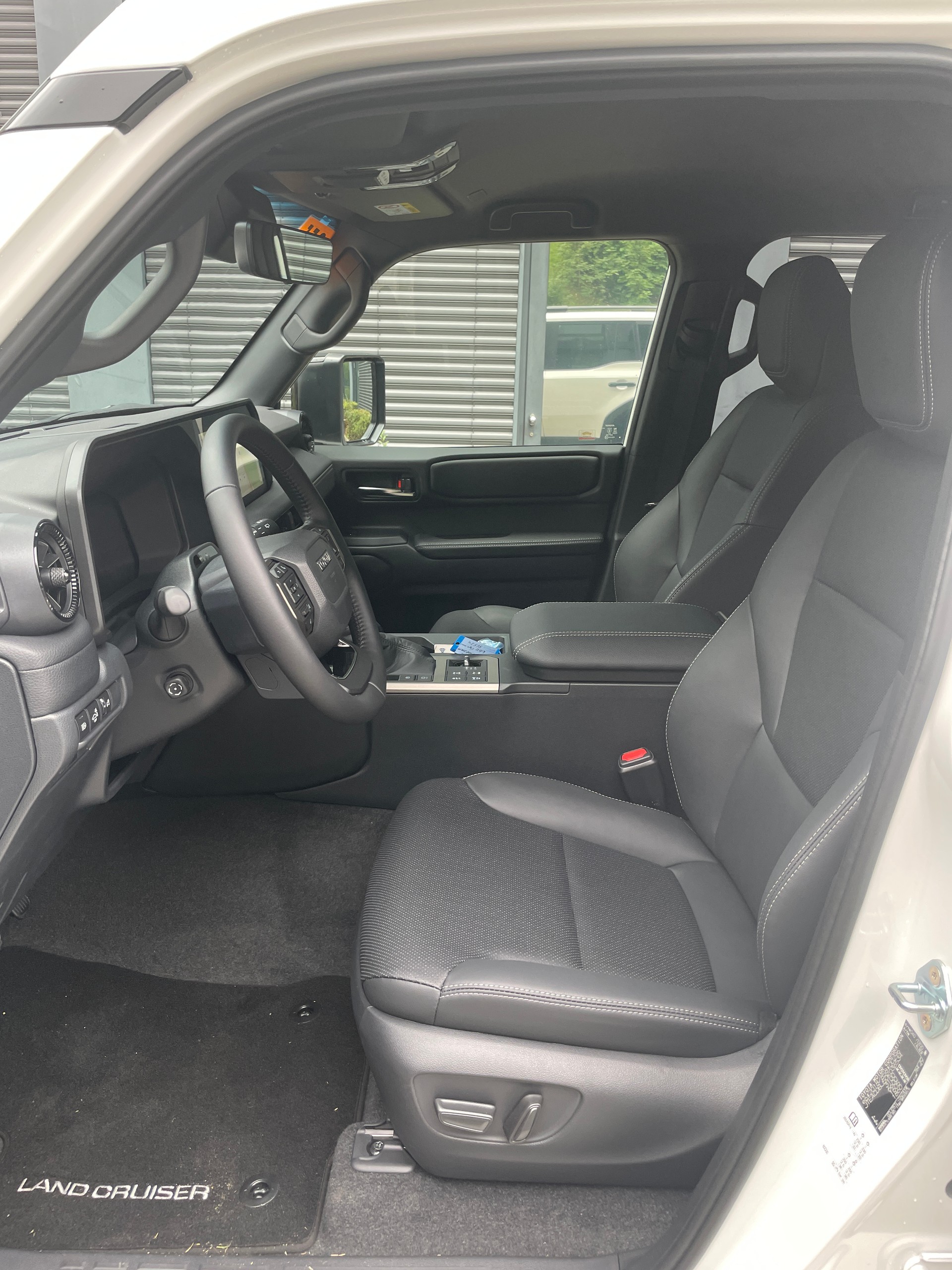 TOYOTA Land Cruiser 2.8D MHEV Style-image-13
