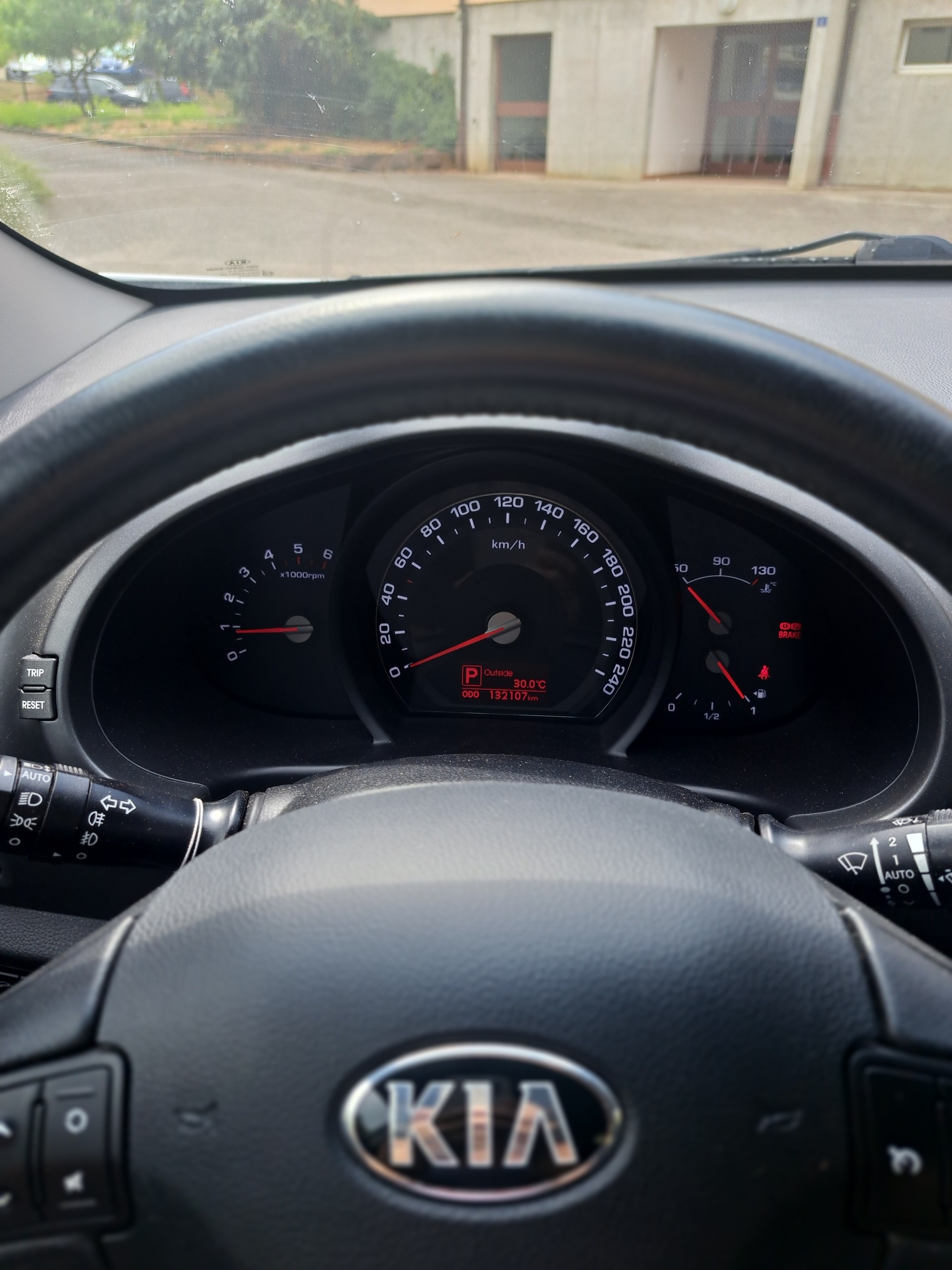 KIA 2.0 CRDi Style-image-7