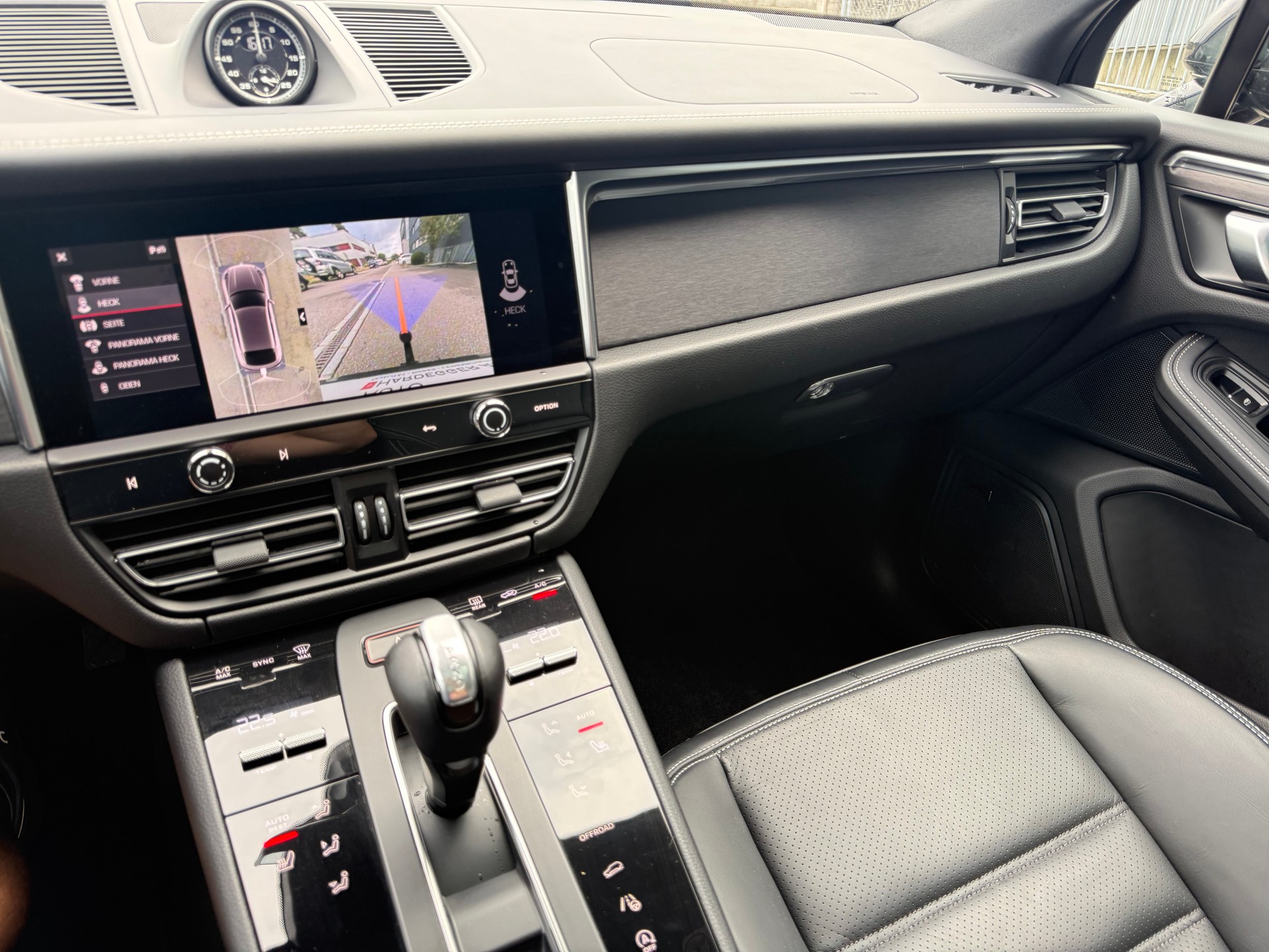 PORSCHE Macan GTS PDK Vollausstattung! Porsche Garantie - 01.2028-image-9