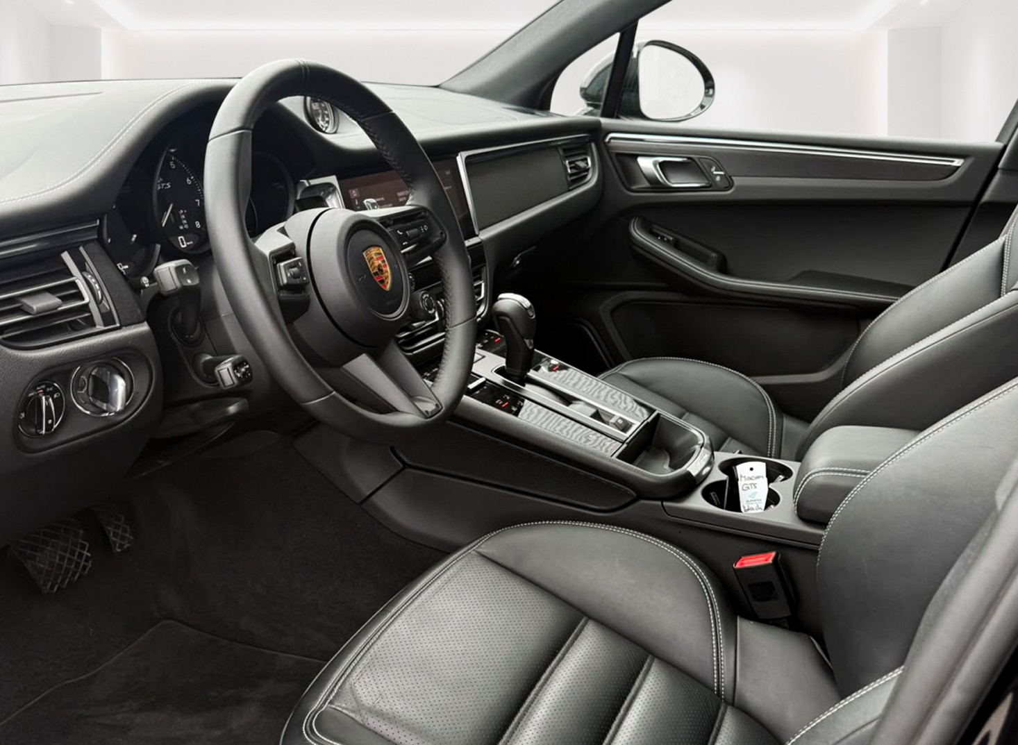 PORSCHE Macan GTS PDK Vollausstattung! Porsche Garantie - 01.2028-image-10