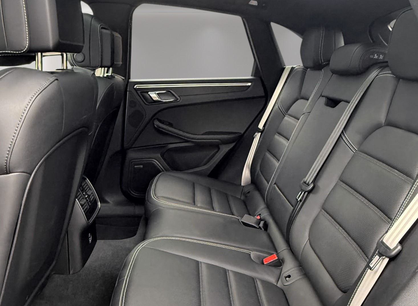 PORSCHE Macan GTS PDK Vollausstattung! Porsche Garantie - 01.2028-image-15