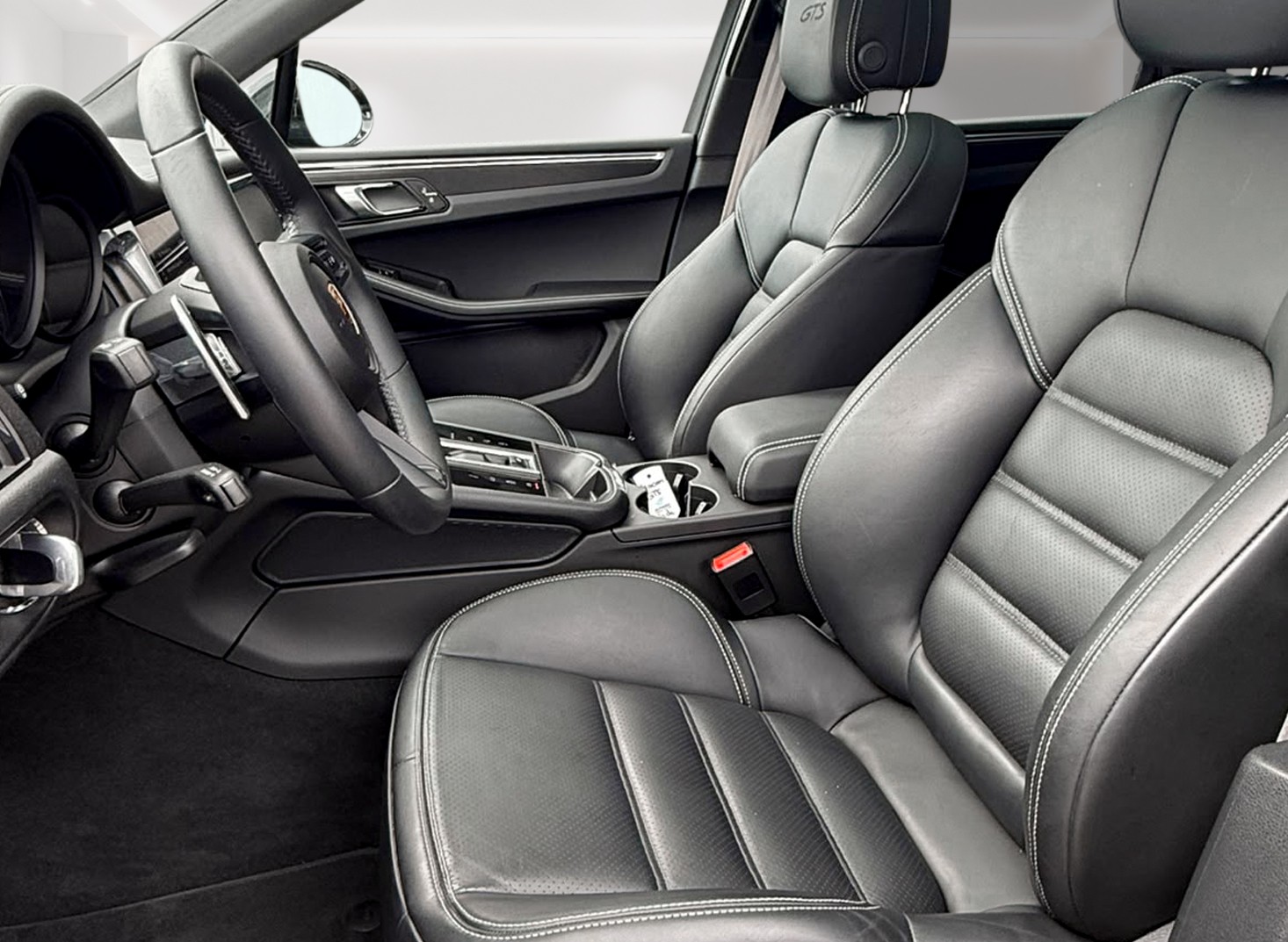 PORSCHE Macan GTS PDK Vollausstattung! Porsche Garantie - 01.2028-image-13