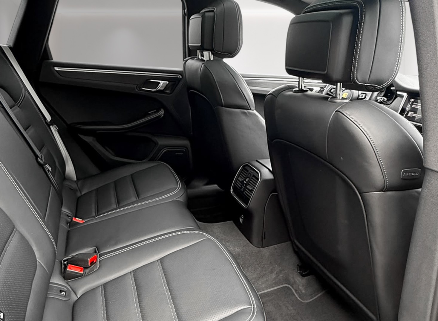 PORSCHE Macan GTS PDK Vollausstattung! Porsche Garantie - 01.2028-image-18