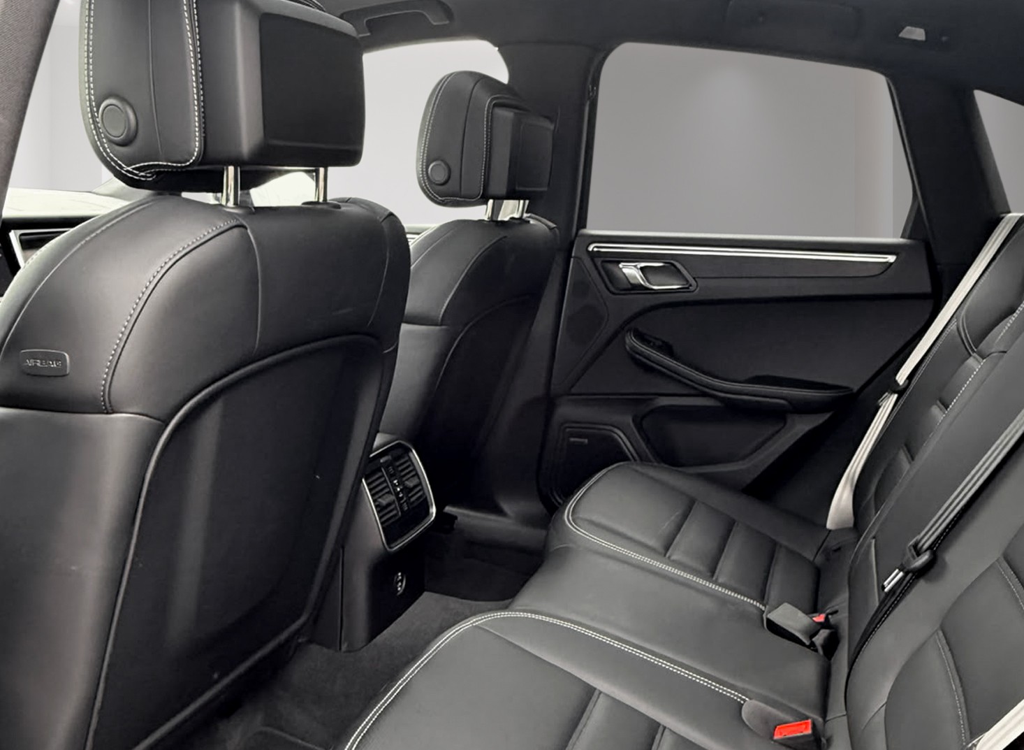PORSCHE Macan GTS PDK Vollausstattung! Porsche Garantie - 01.2028-image-14