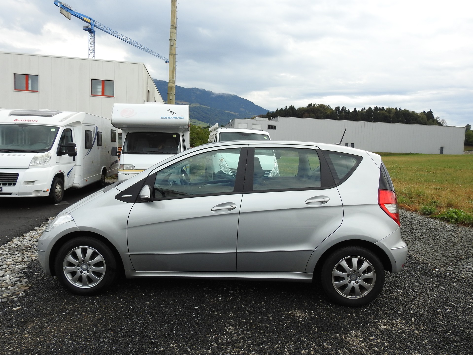 MERCEDES-BENZ A 180 Avantgarde Selection Autotronic-image-2