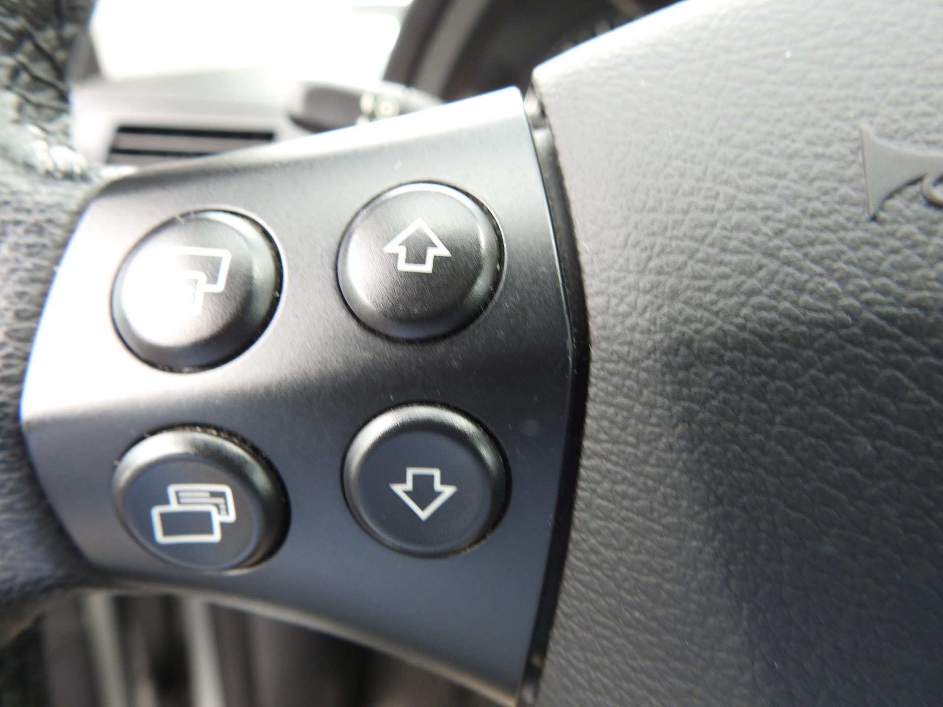 MERCEDES-BENZ A 180 Avantgarde Selection Autotronic-image-23