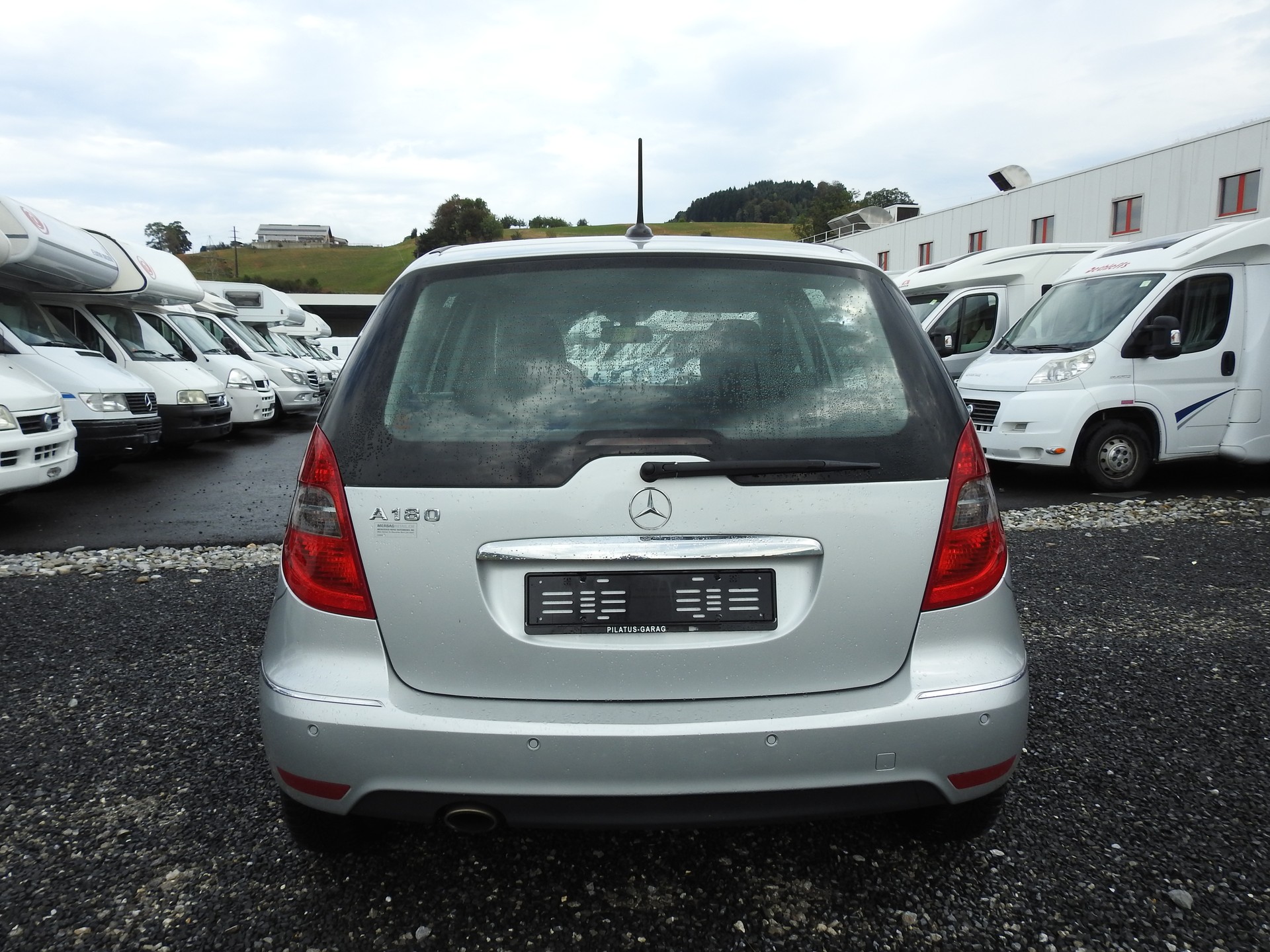 MERCEDES-BENZ A 180 Avantgarde Selection Autotronic-image-4