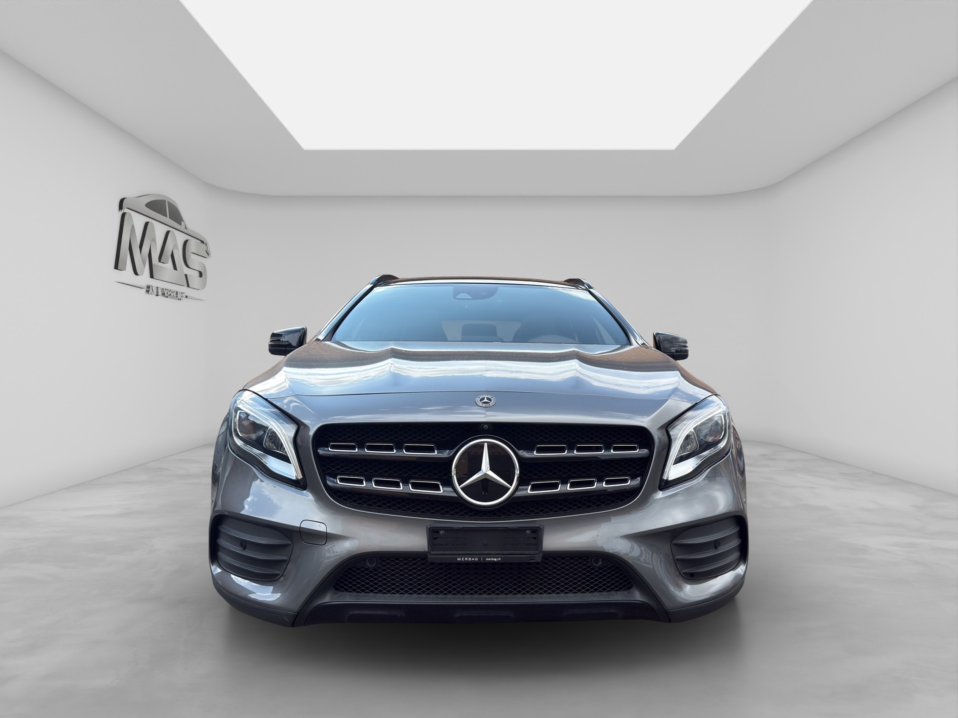 MERCEDES-BENZ GLA 250 AMG Line 4Matic 7G-DCT-showroom-element-1