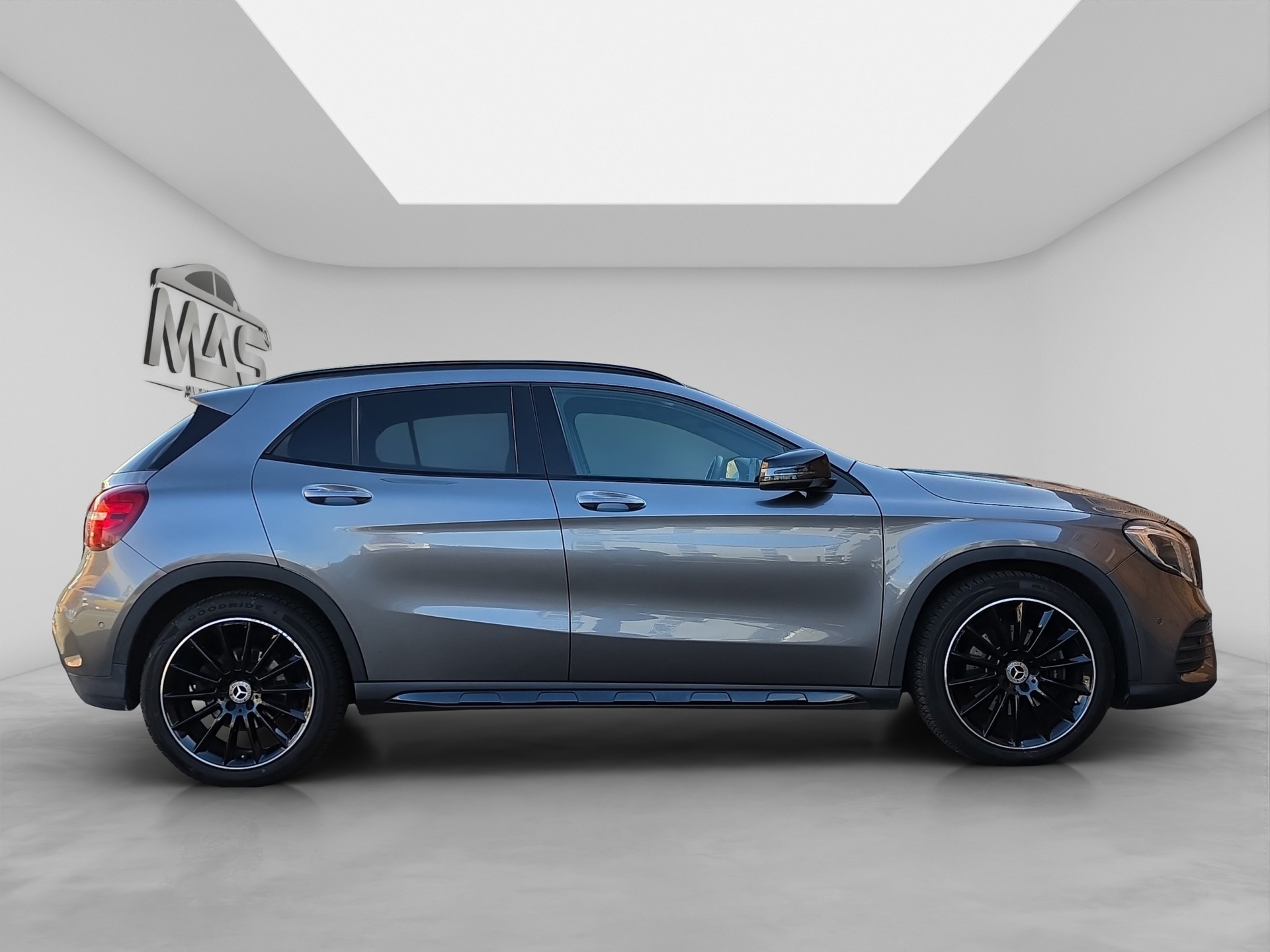 MERCEDES-BENZ GLA 250 AMG Line 4Matic 7G-DCT-image-6