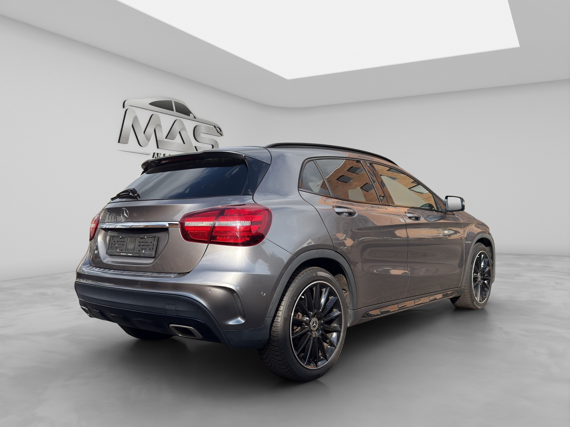 MERCEDES-BENZ GLA 250 AMG Line 4Matic 7G-DCT-image-6