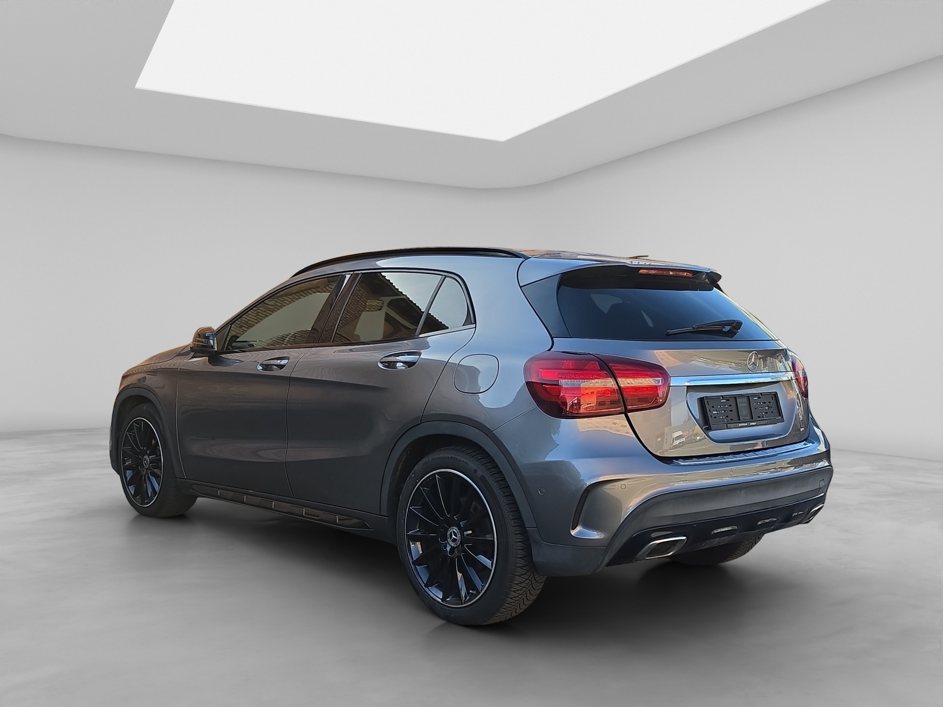 MERCEDES-BENZ GLA 250 AMG Line 4Matic 7G-DCT-image-3