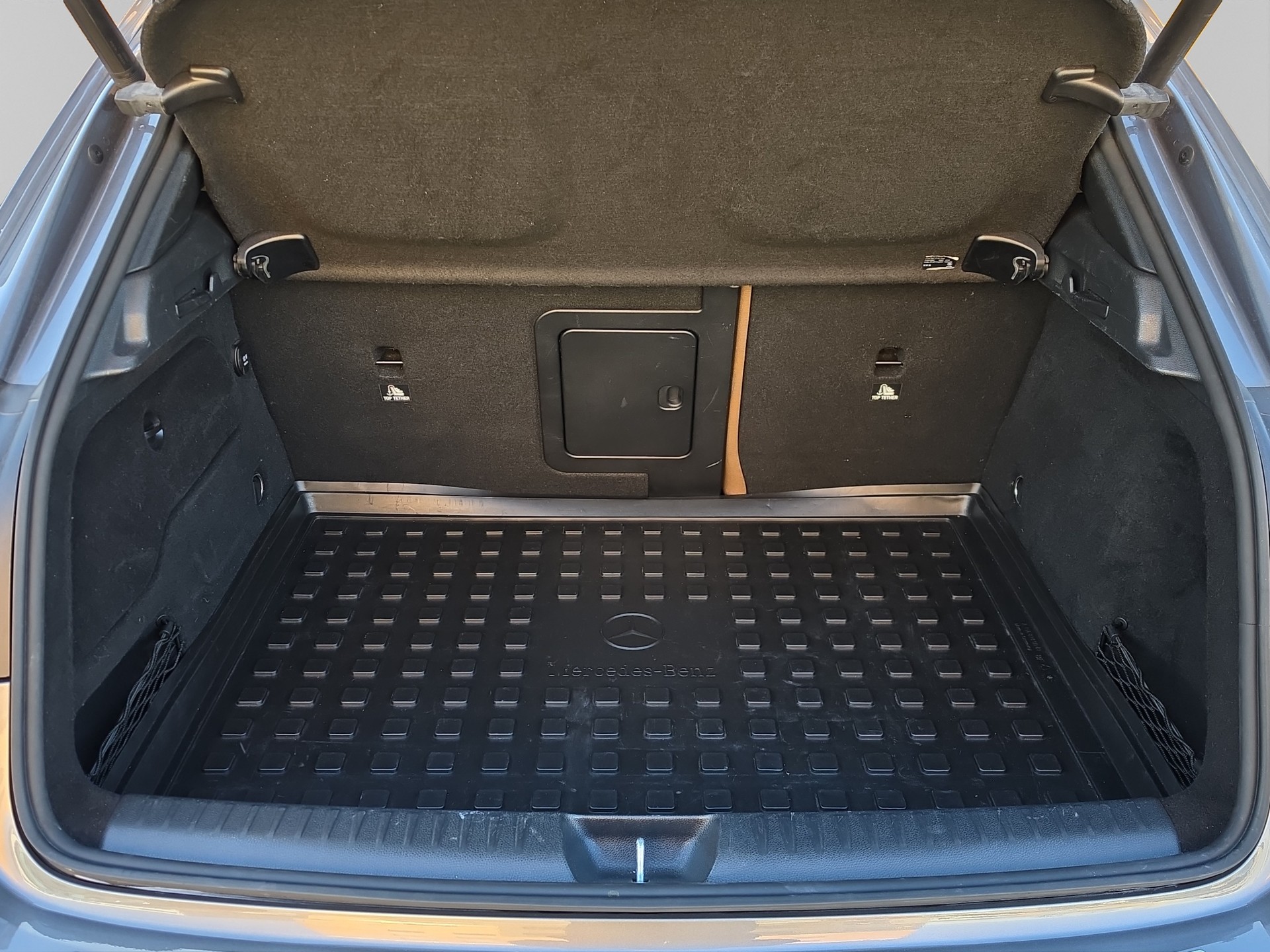 MERCEDES-BENZ GLA 250 AMG Line 4Matic 7G-DCT-image-12