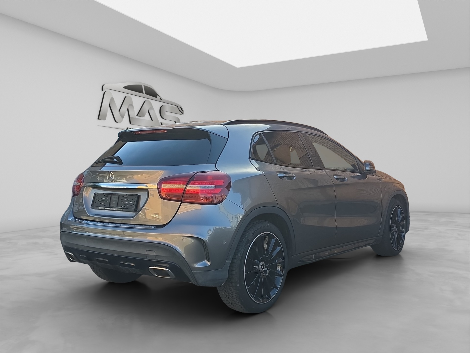 MERCEDES-BENZ GLA 250 AMG Line 4Matic 7G-DCT-image-5