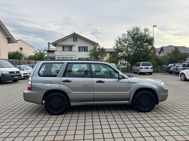 SUBARU Forester 2.0X (Swiss)-image-4