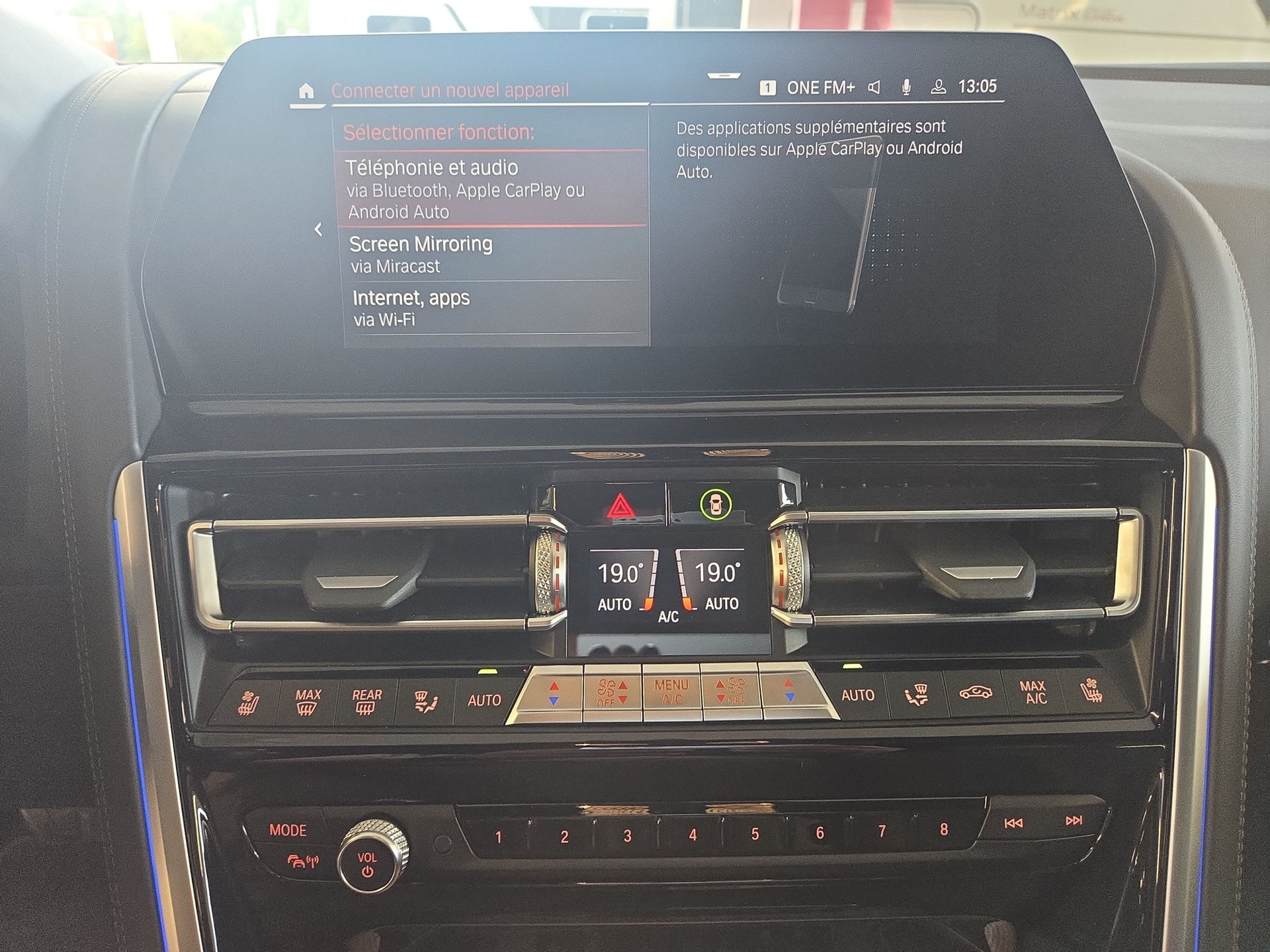BMW M850i xDrive Steptronic Golden Thunder Edition-image-11