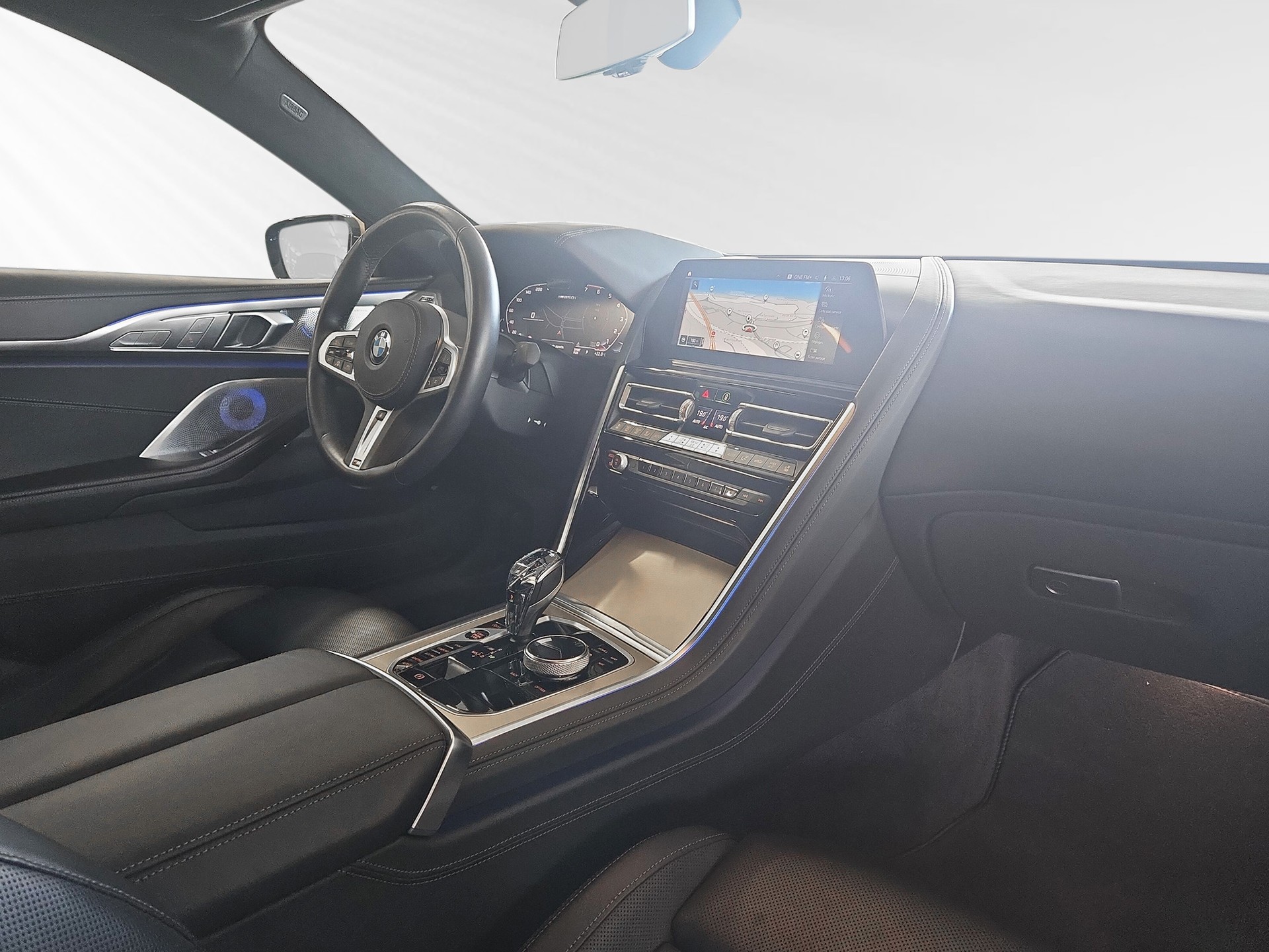 BMW M850i xDrive Steptronic Golden Thunder Edition-image-5