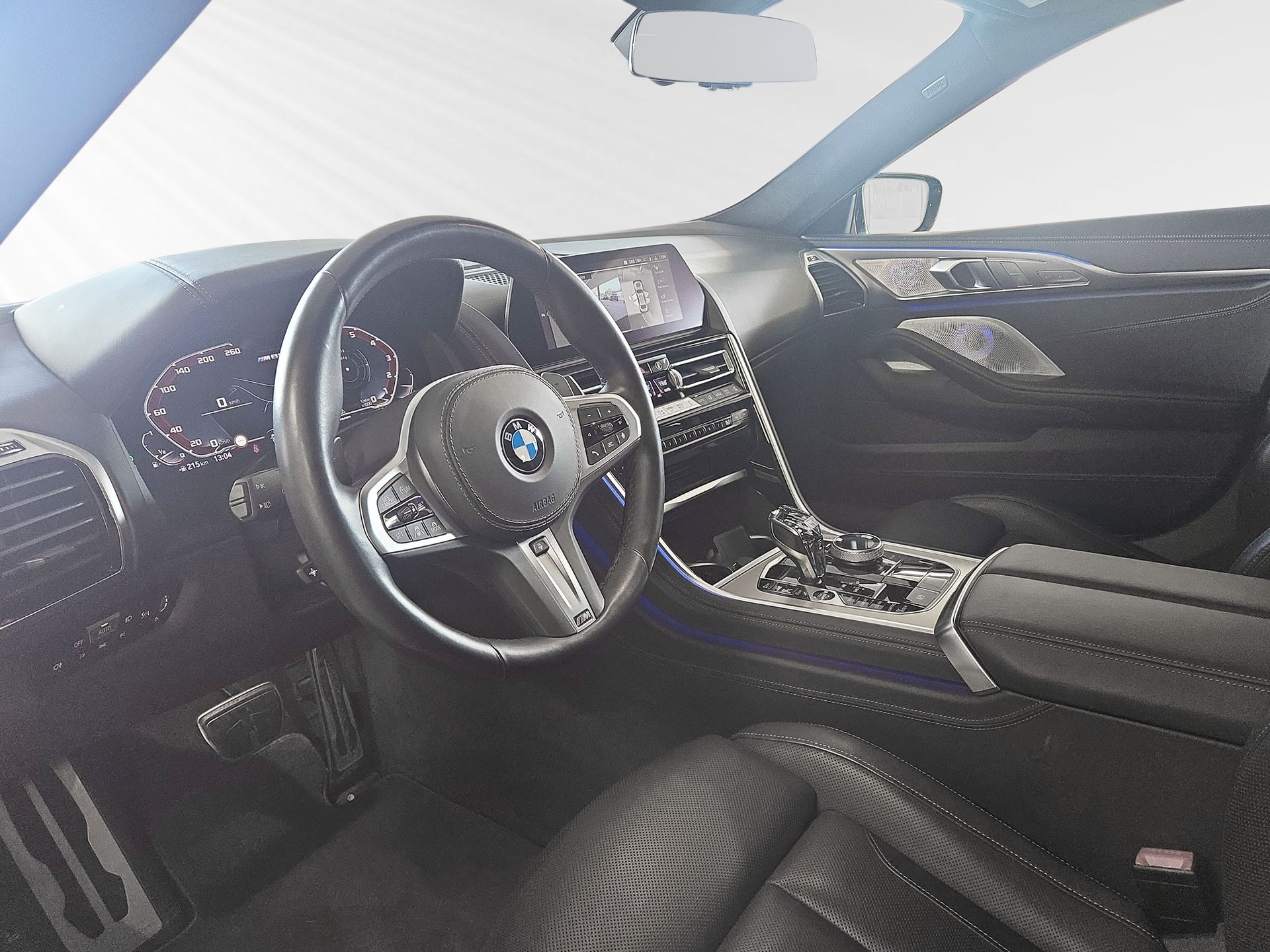 BMW M850i xDrive Steptronic Golden Thunder Edition-showroom-element-3