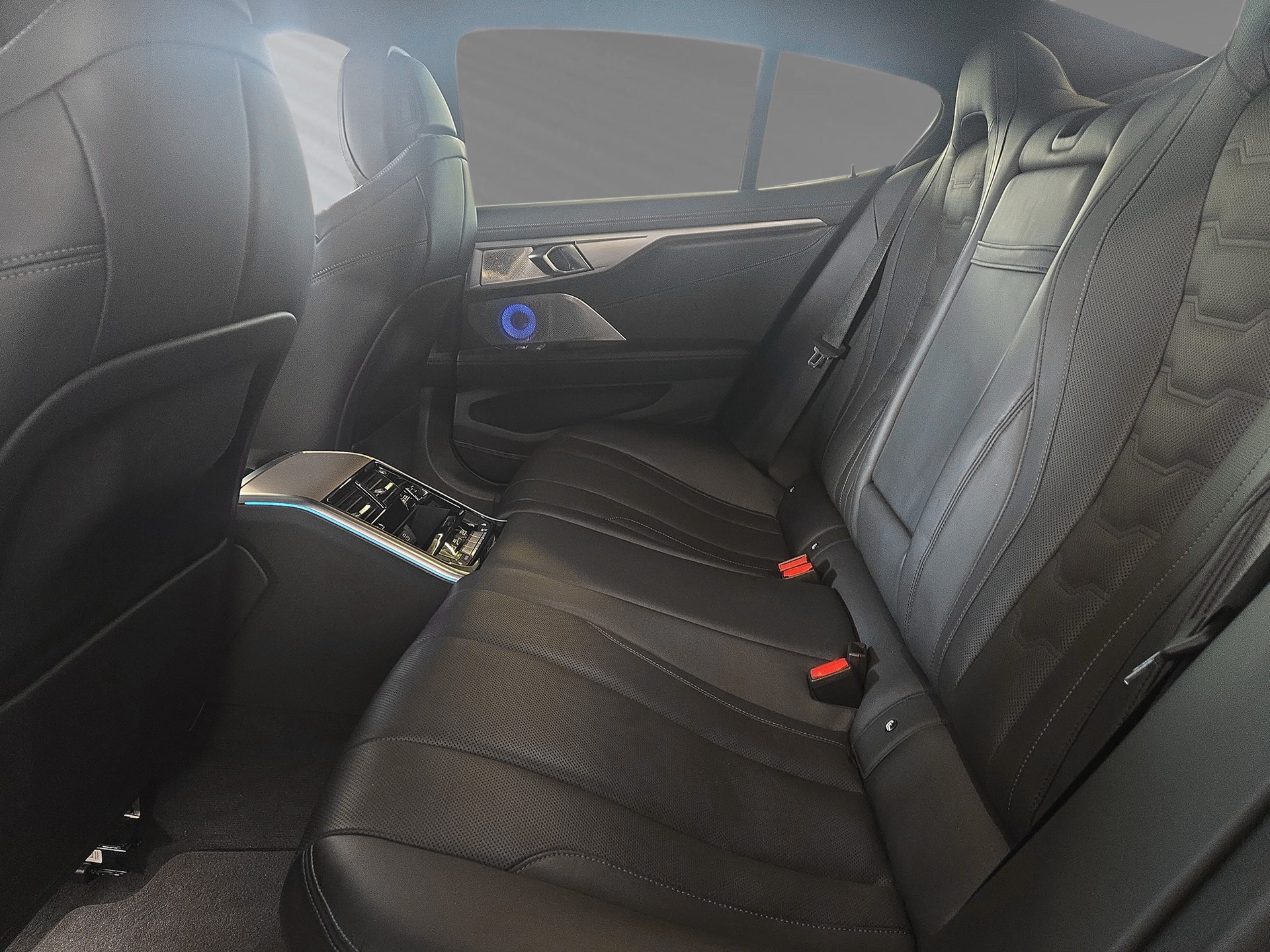 BMW M850i xDrive Steptronic Golden Thunder Edition-image-6