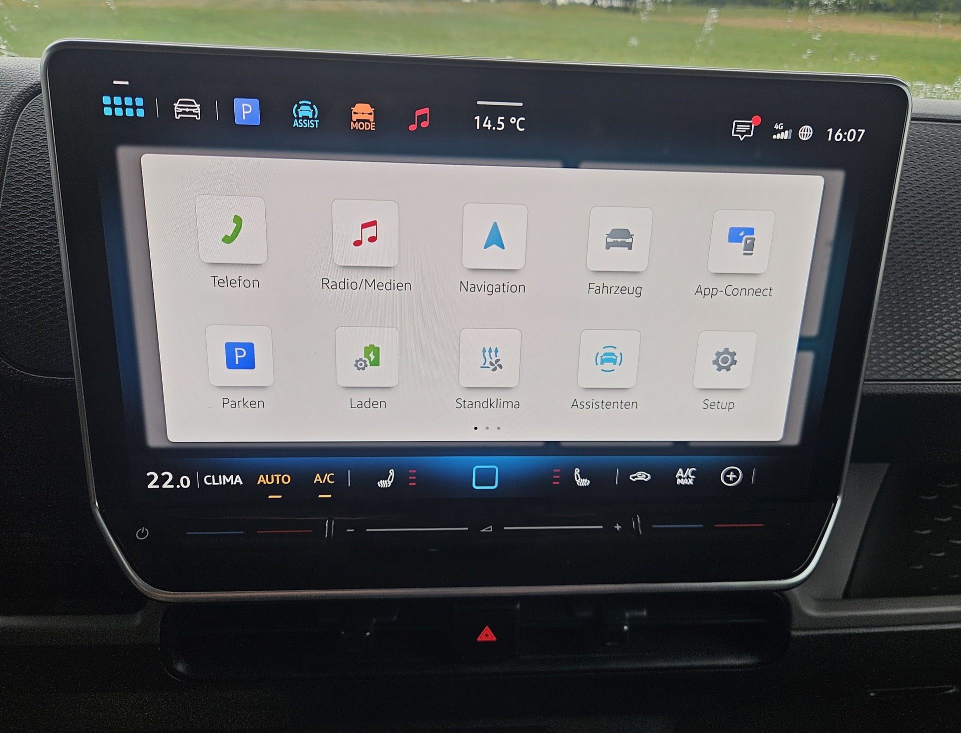 VW ID. Buzz Cargo Pro 4Motion mit 2 Schiebetüren und Anhängerkupplung-image-16