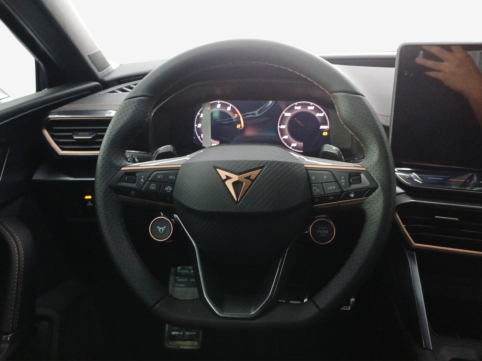 CUPRA LEON ST 1.5 eTSI DSG-image-9