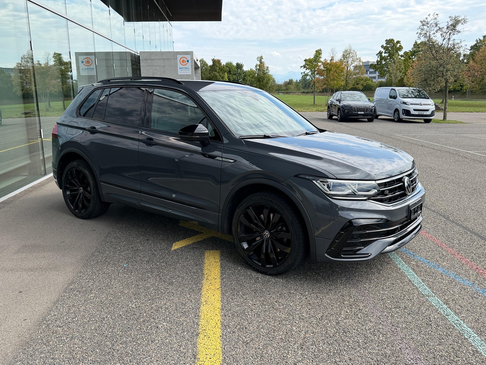 VW Tiguan 2.0 TDI SCR -- R-LINE -- 4Motion DSG - Anhängerkupplung ---image-8