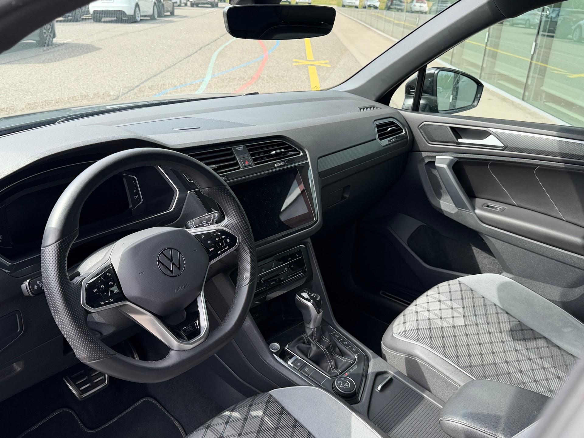 VW Tiguan 2.0 TDI SCR -- R-LINE -- 4Motion DSG - Anhängerkupplung ---image-12