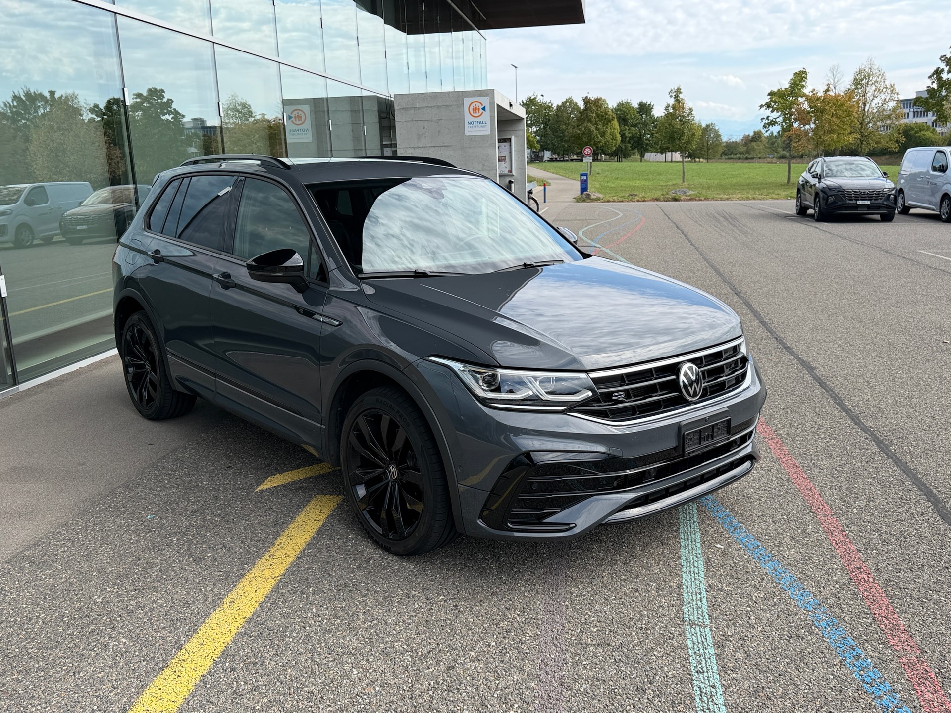 VW Tiguan 2.0 TDI SCR -- R-LINE -- 4Motion DSG - Anhängerkupplung ---image-6