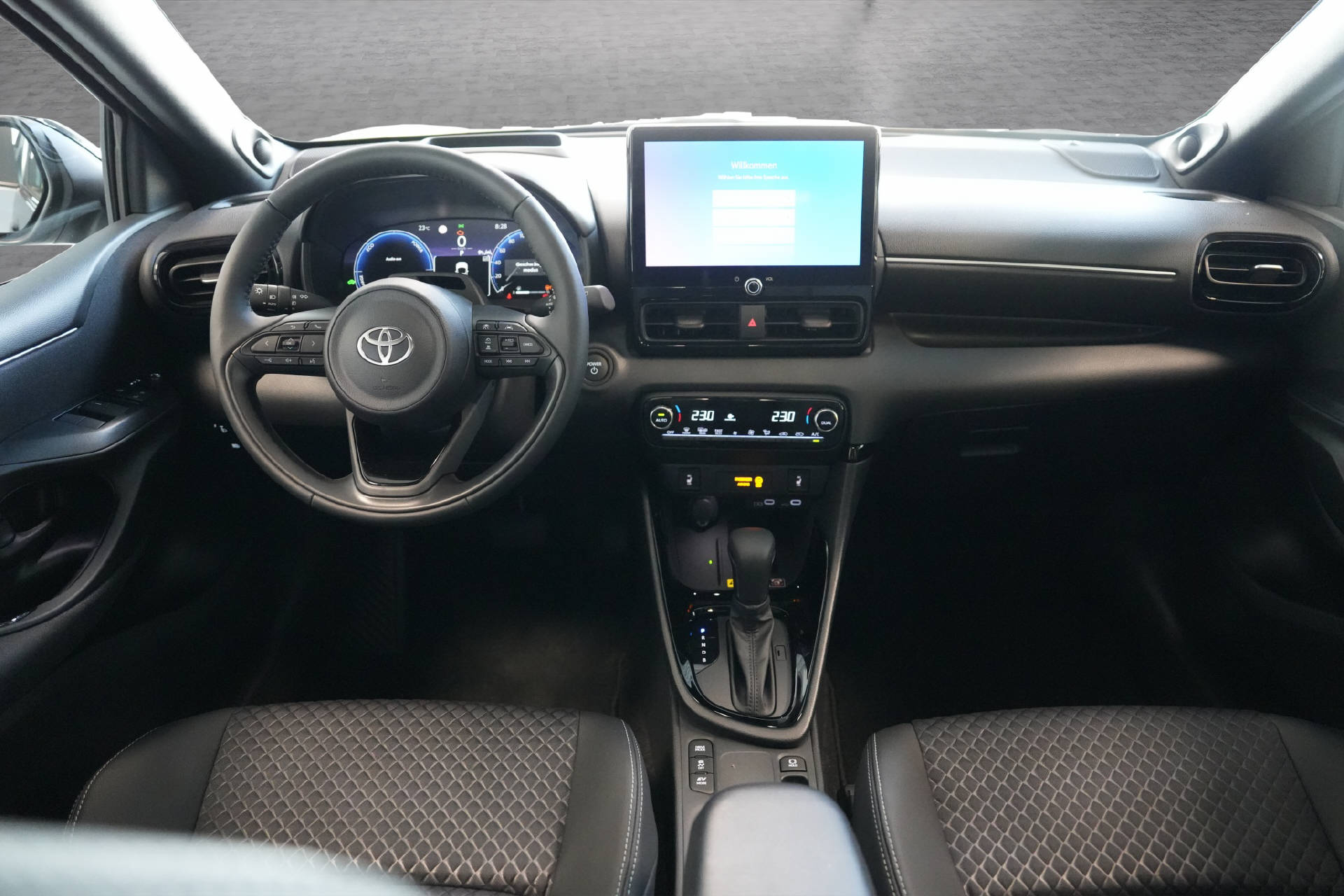 TOYOTA Yaris 1.5 VVT-i HSD Premium-image-7