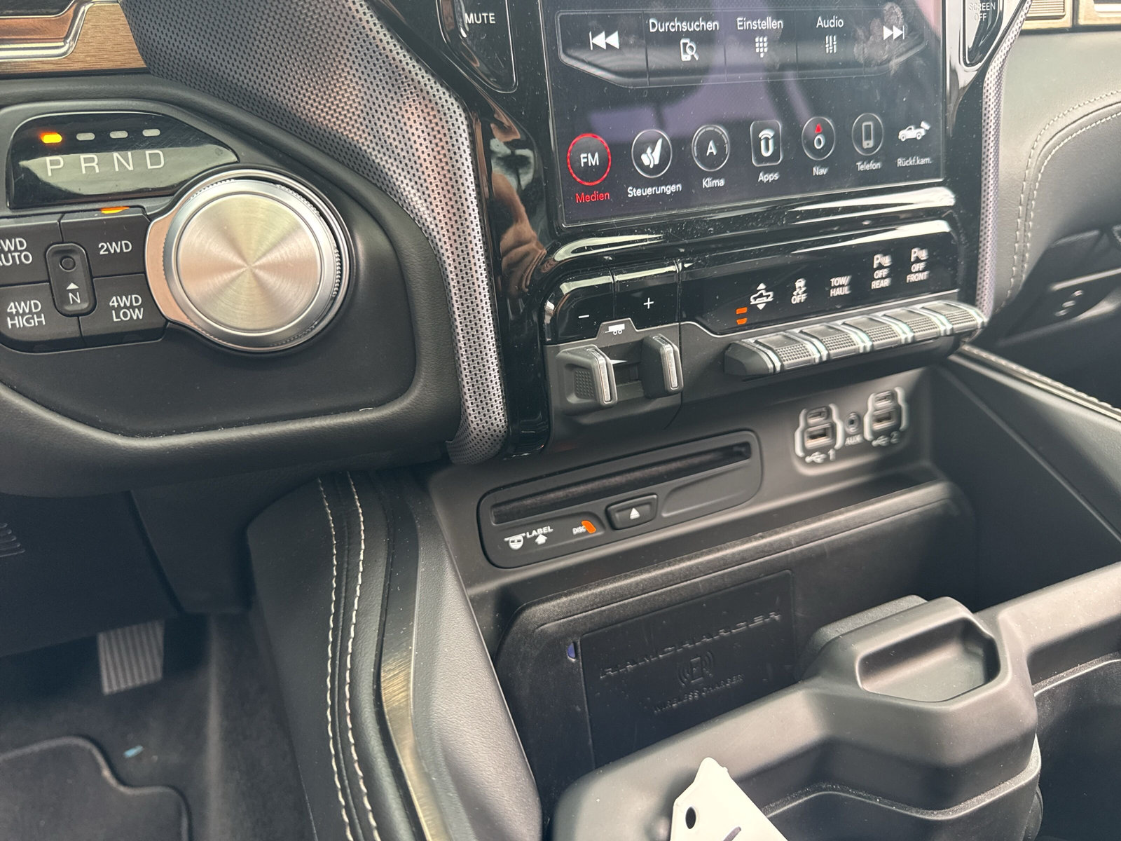 DODGE Ram 1500 Crew Kab. Pick-up 5.7 HEMI MDS VVT Limited-image-13