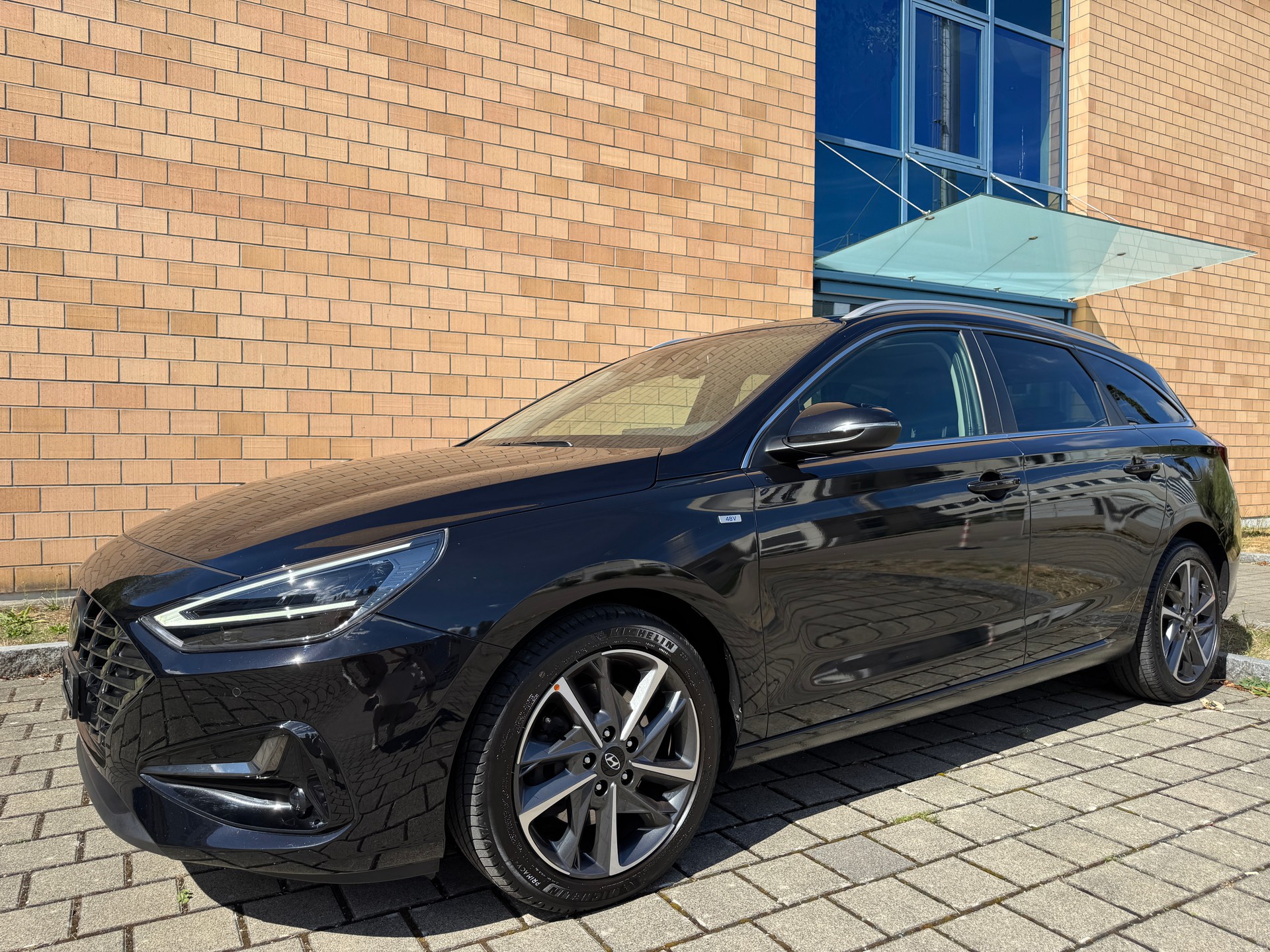 HYUNDAI i30 Wagon 1.5 T-GDi Vertex 48V MH DCT-image-4
