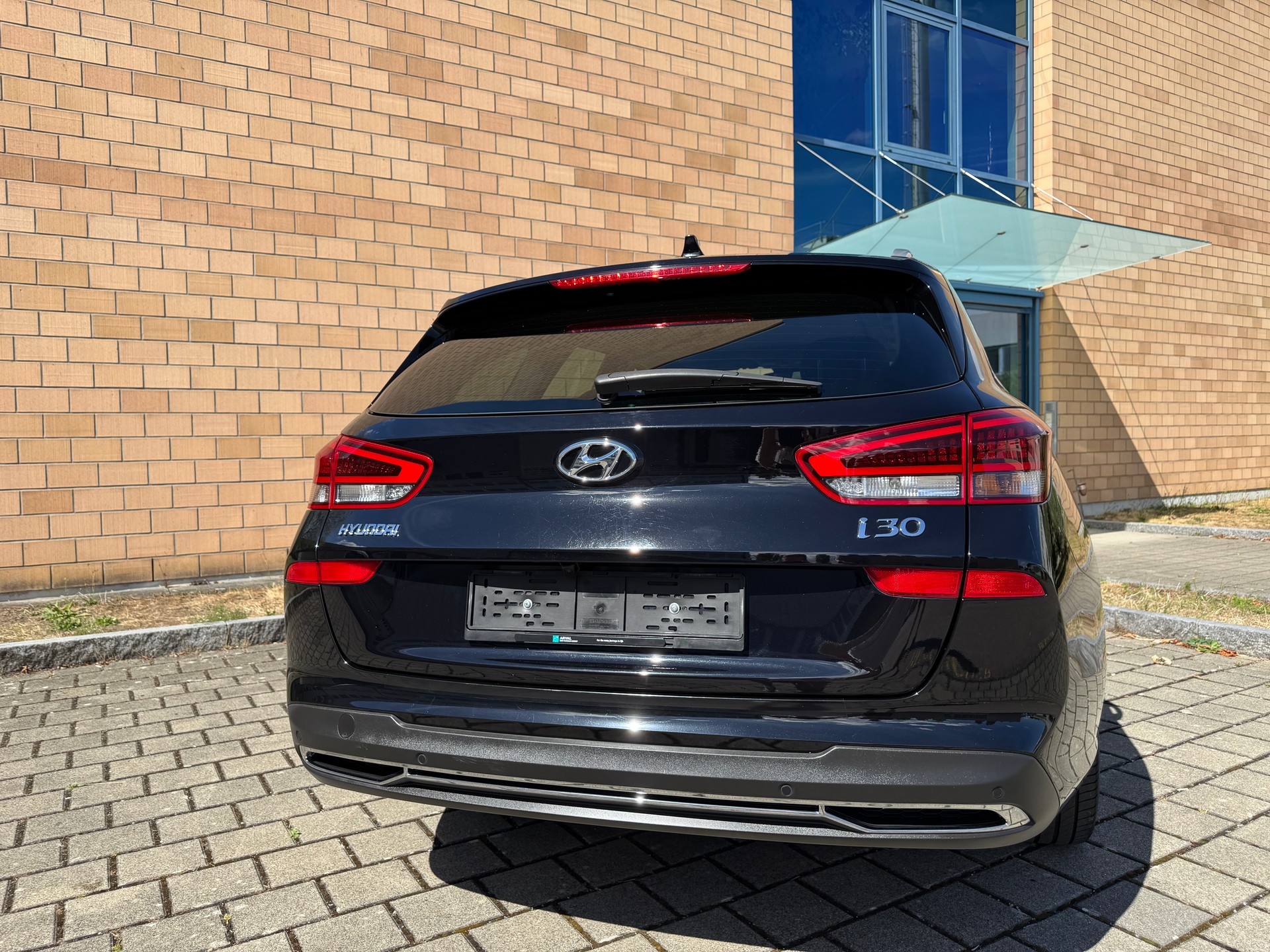 HYUNDAI i30 Wagon 1.5 T-GDi Vertex 48V MH DCT-image-2