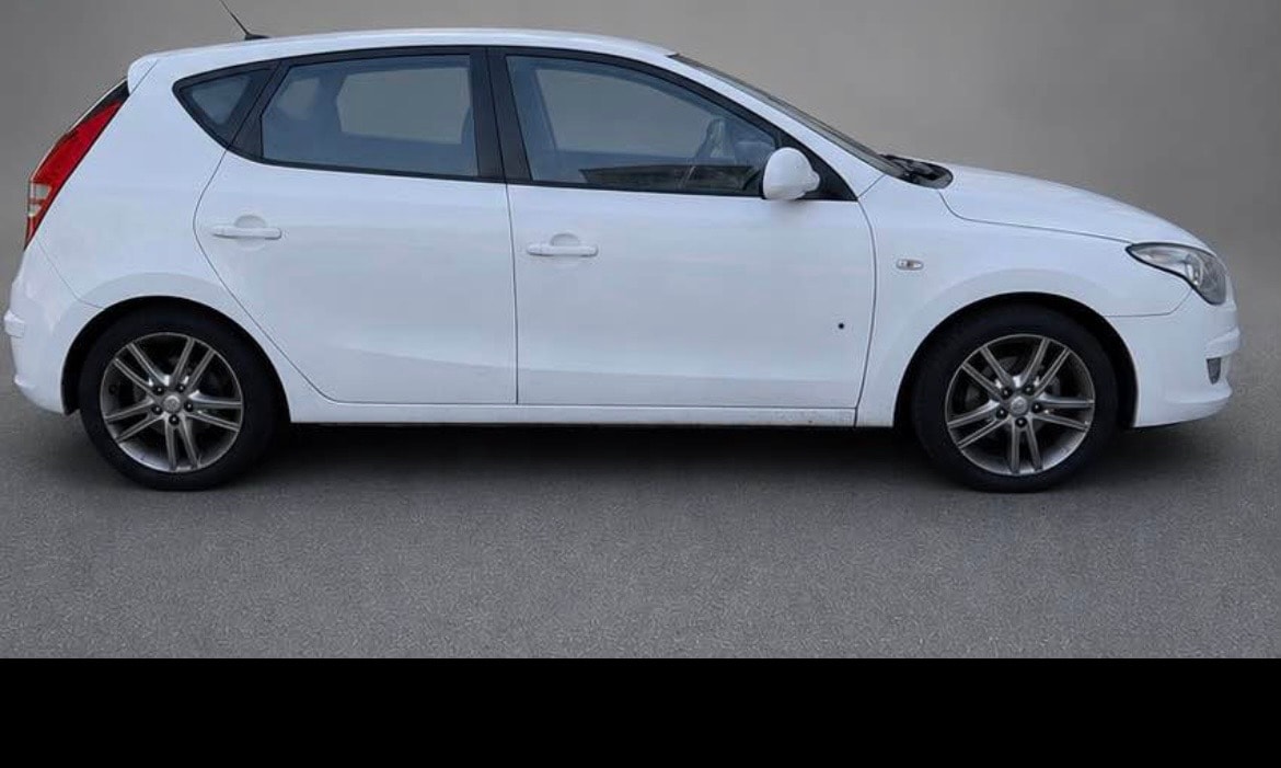 HYUNDAI 2.0 Premium-image-3