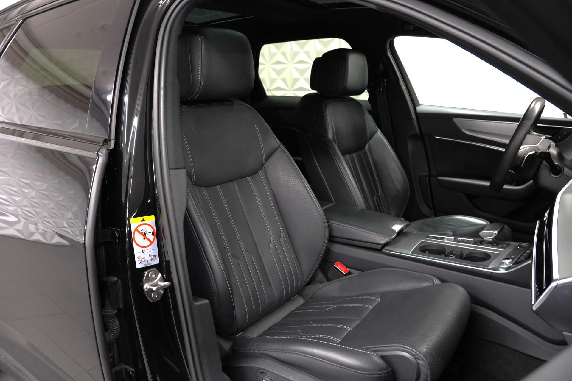 AUDI A6 Avant 45 TFSI Sport Attraction quattro S-tronic-image-11