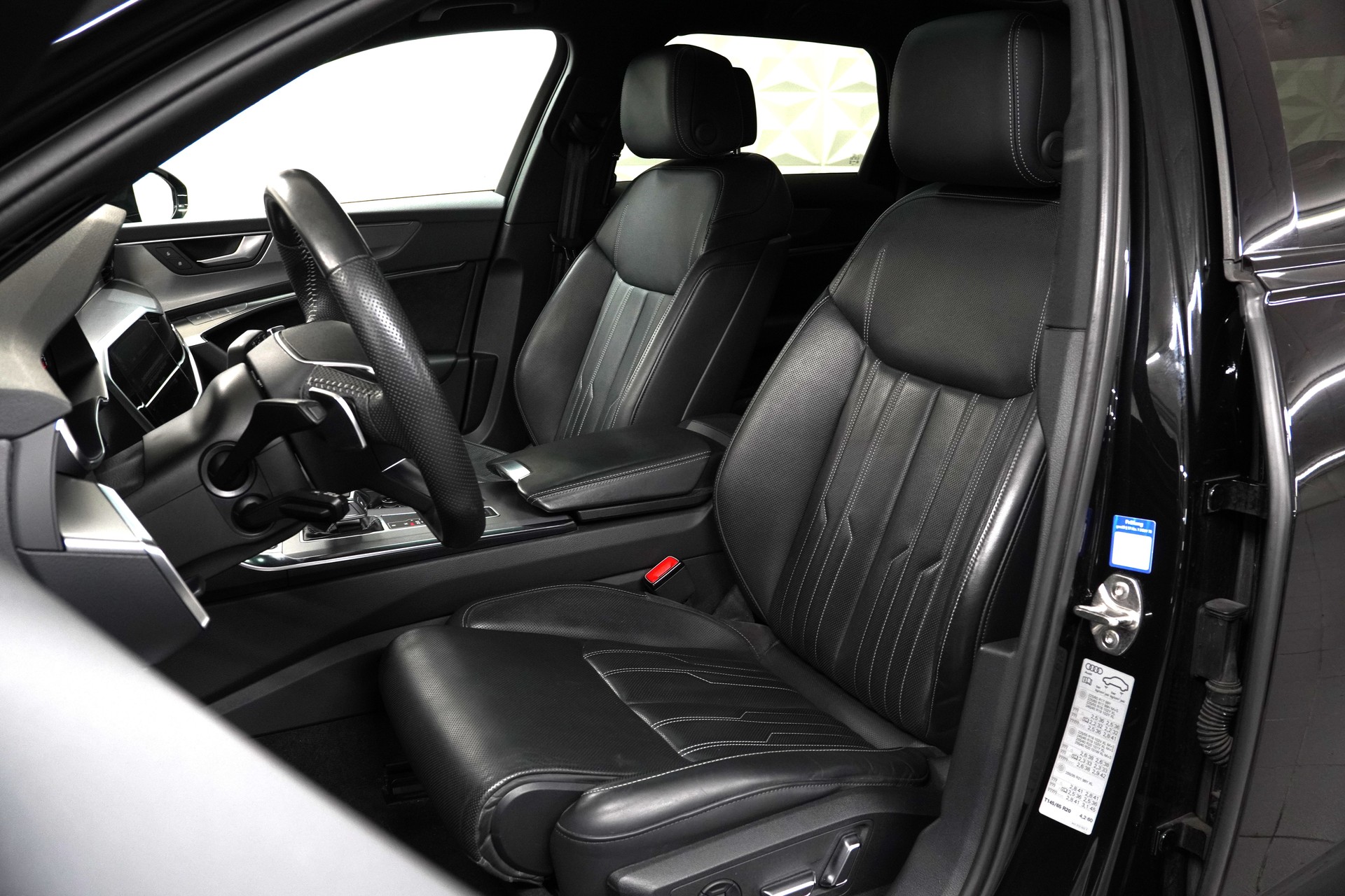 AUDI A6 Avant 45 TFSI Sport Attraction quattro S-tronic-image-10