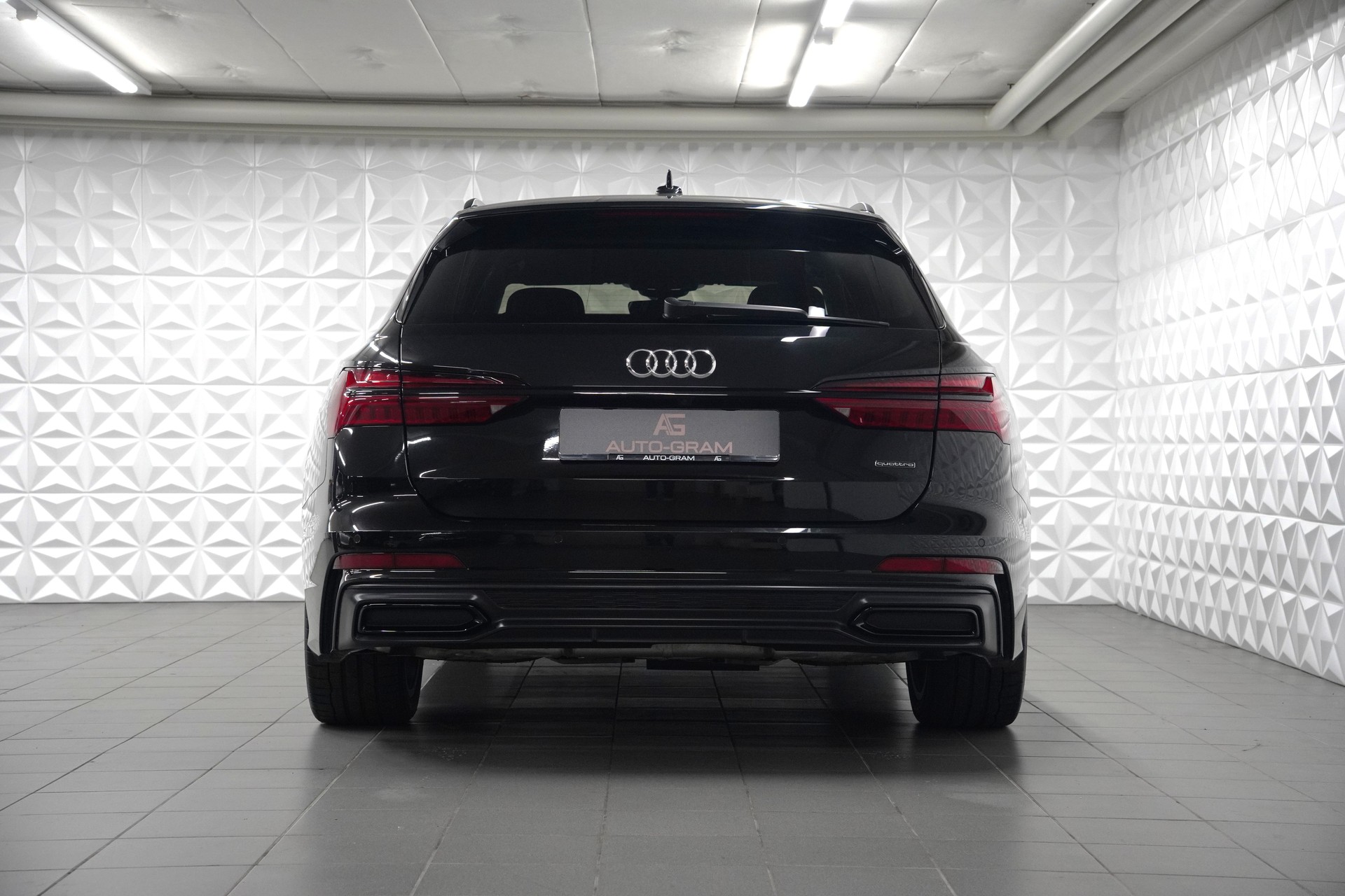 AUDI A6 Avant 45 TFSI Sport Attraction quattro S-tronic-image-3