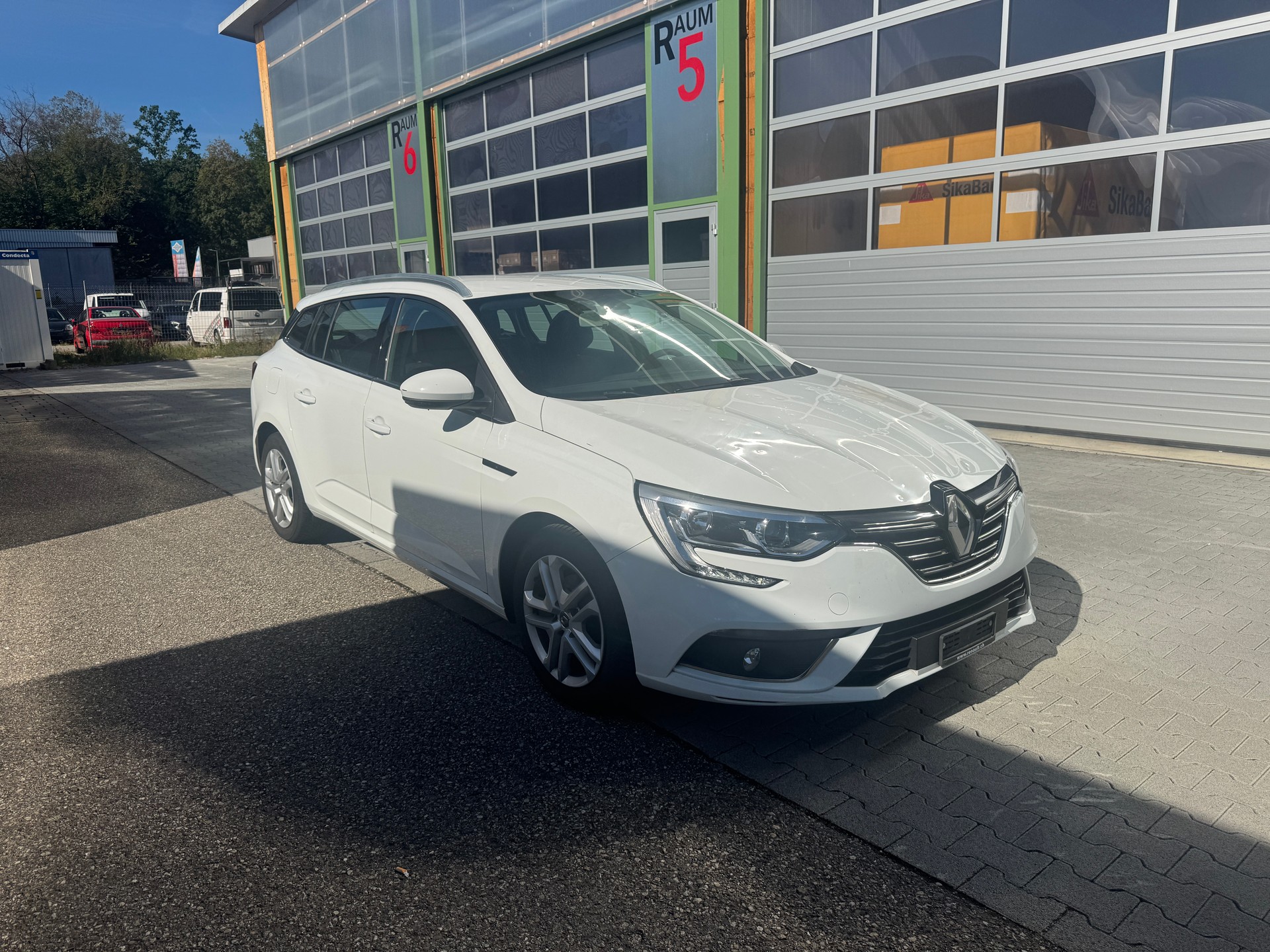 RENAULT Mégane Grandtour 1.5 dCi Business EDC-image-2