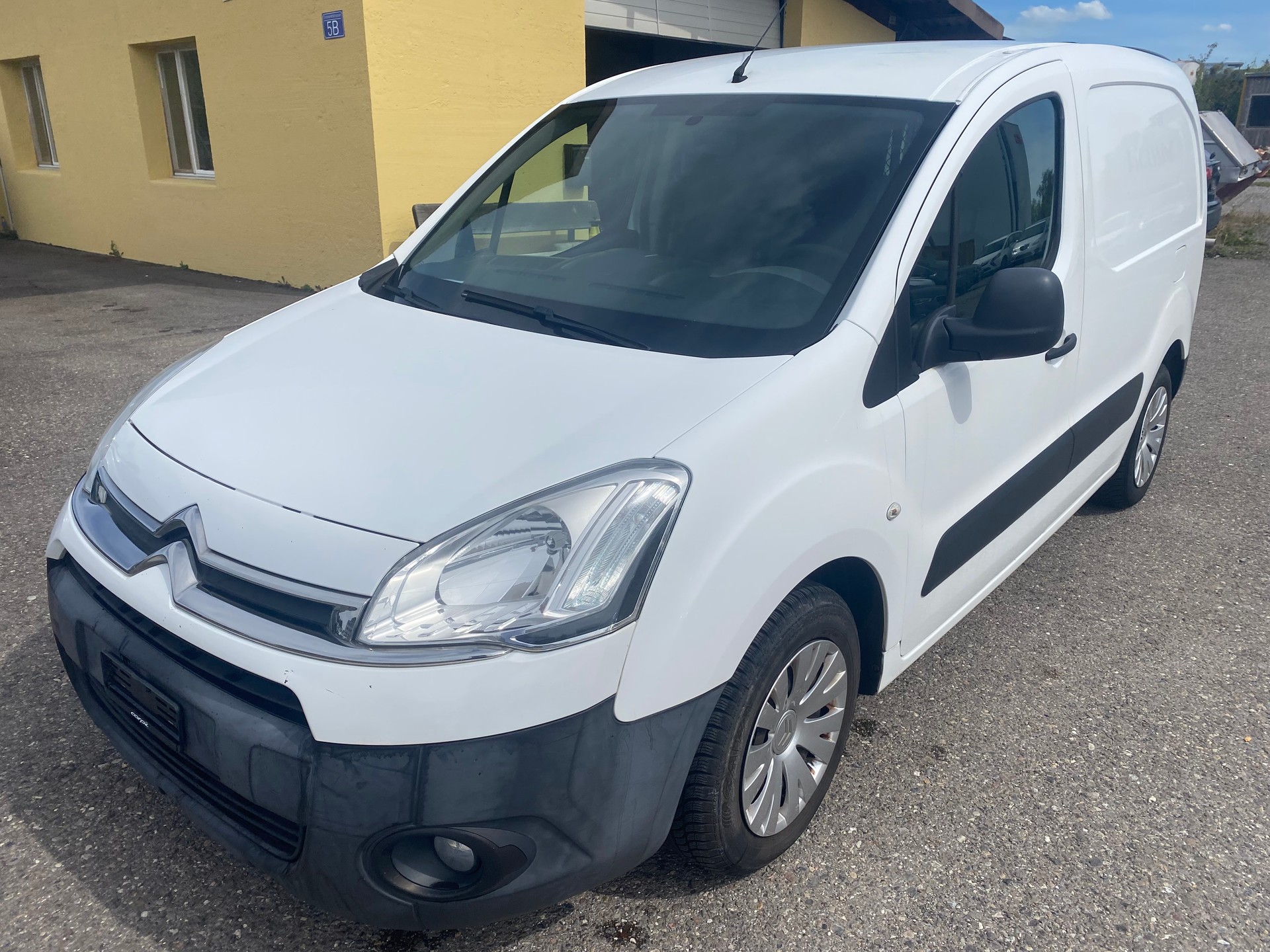 CITROEN Berlingo 1.6 HDi Attraction-image-1